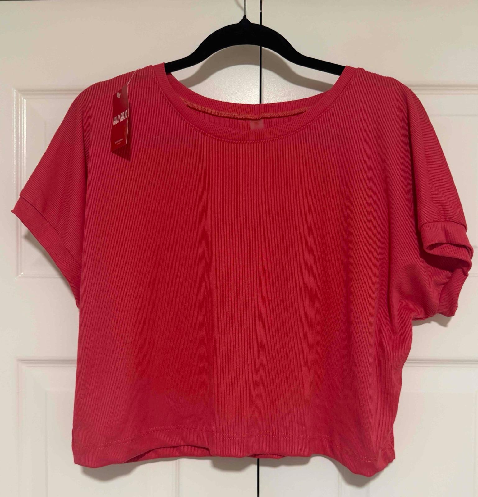 Blusa corta roja de mujer, foto 1 de 2