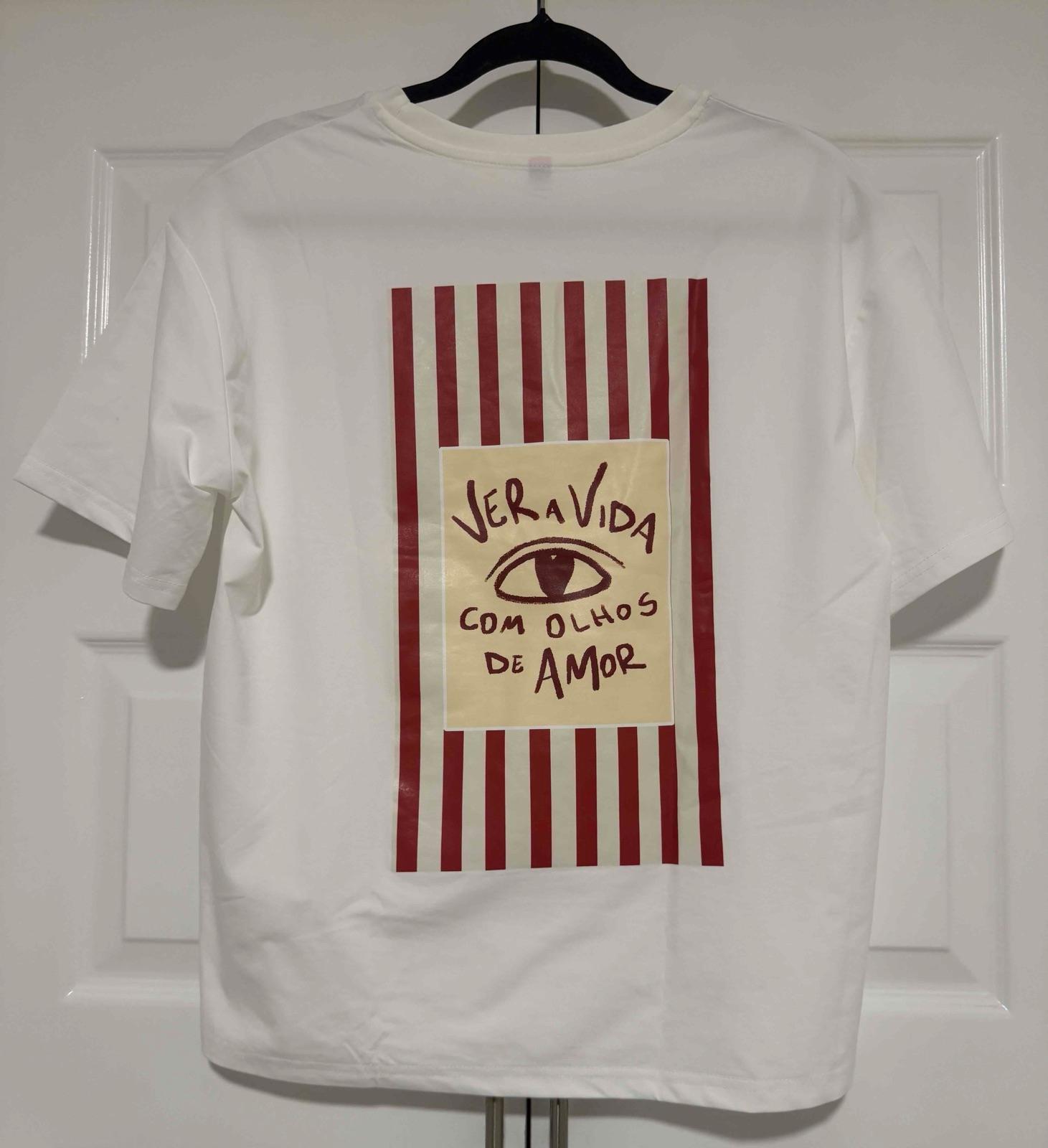 Camisa blanca de manga corta con estampado, foto 1 de 3