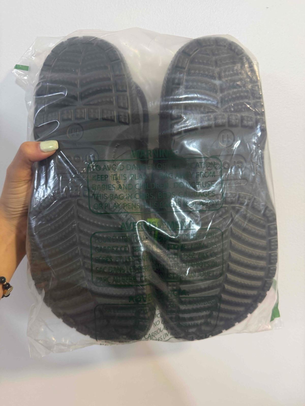 Zuecos Crocs Negros, foto 2 de 3
