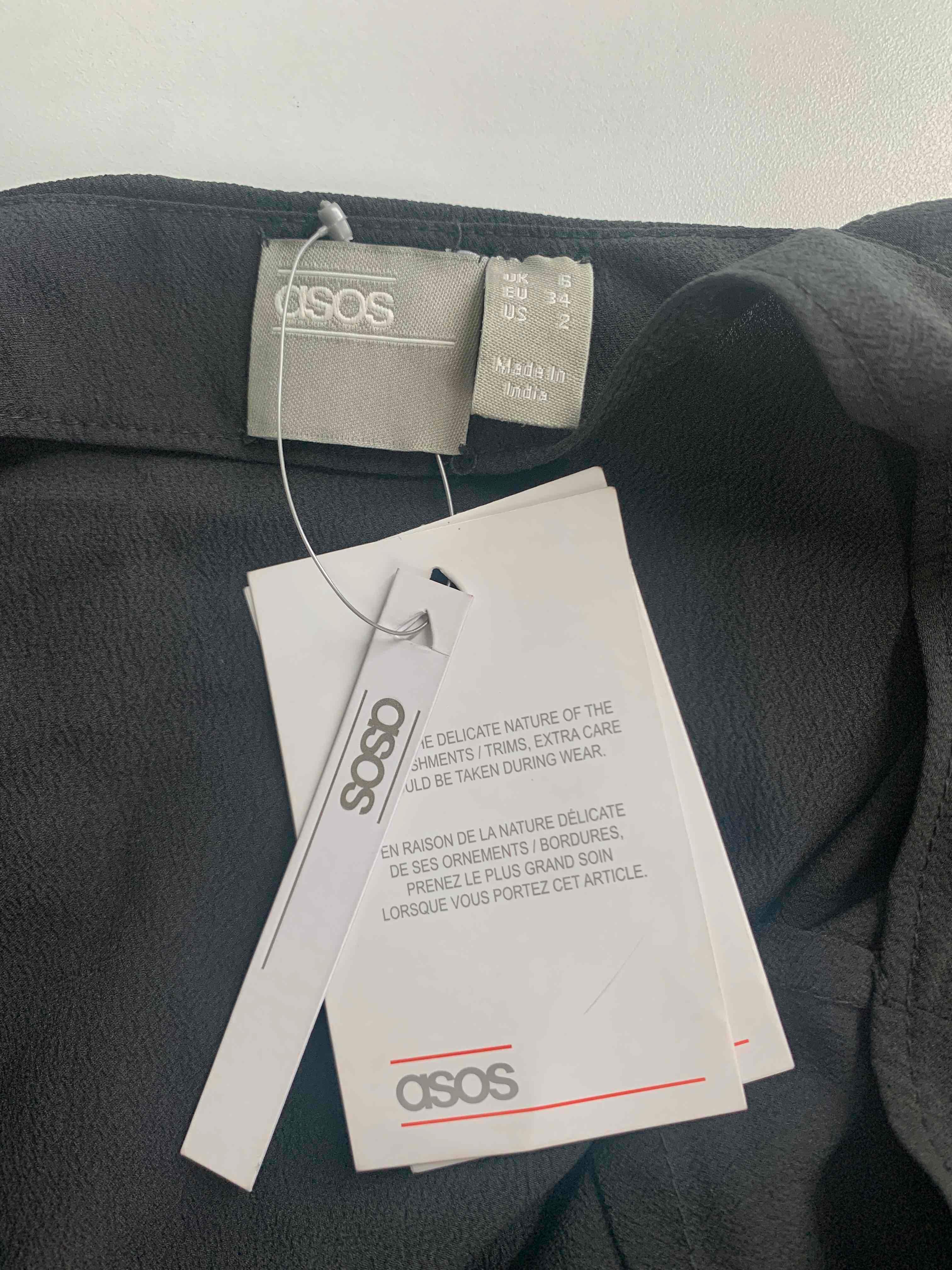 Top negro plumas ASOS nueva, foto 6 de 6