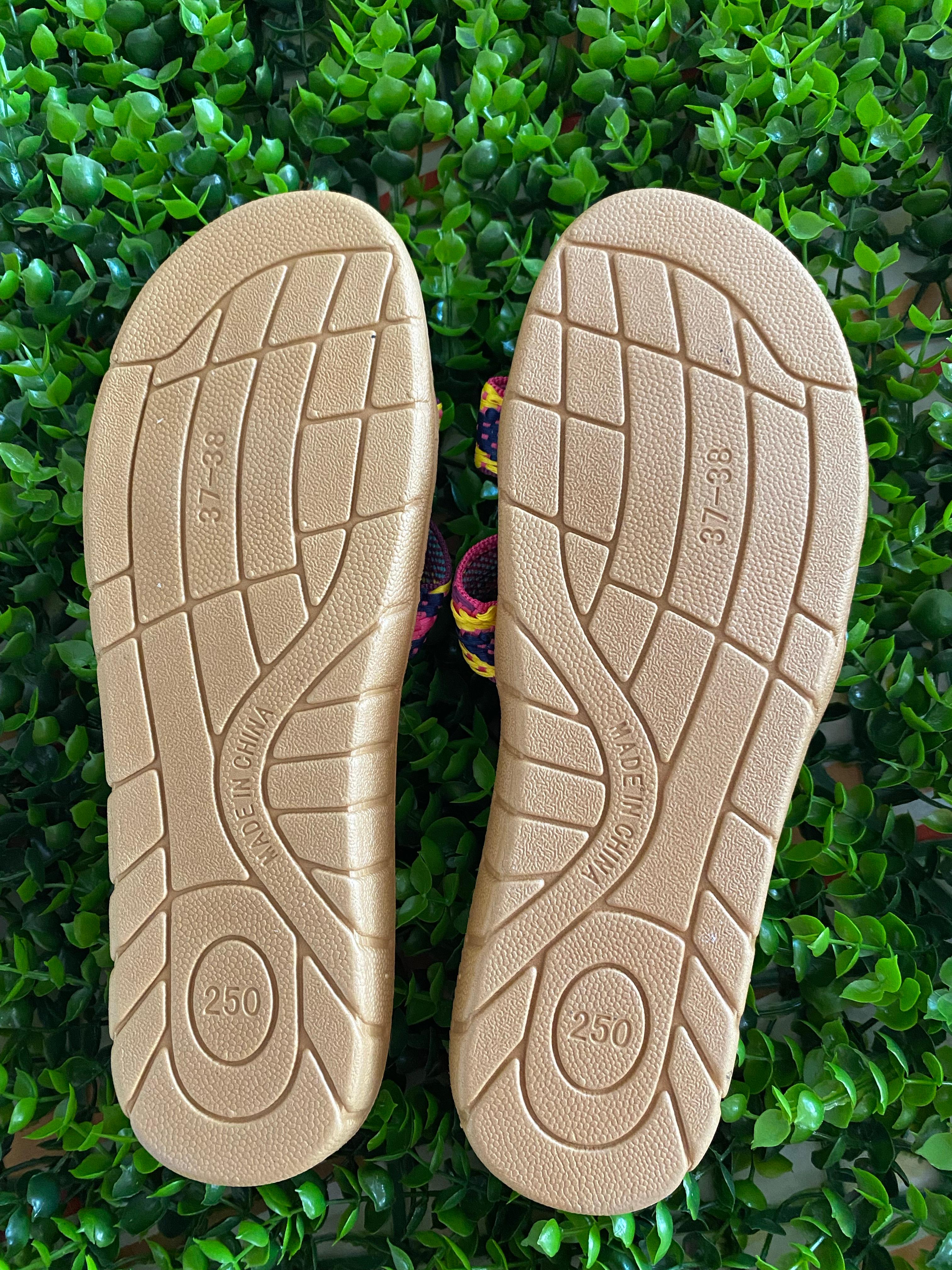 Sandalias colores, foto 3 de 3