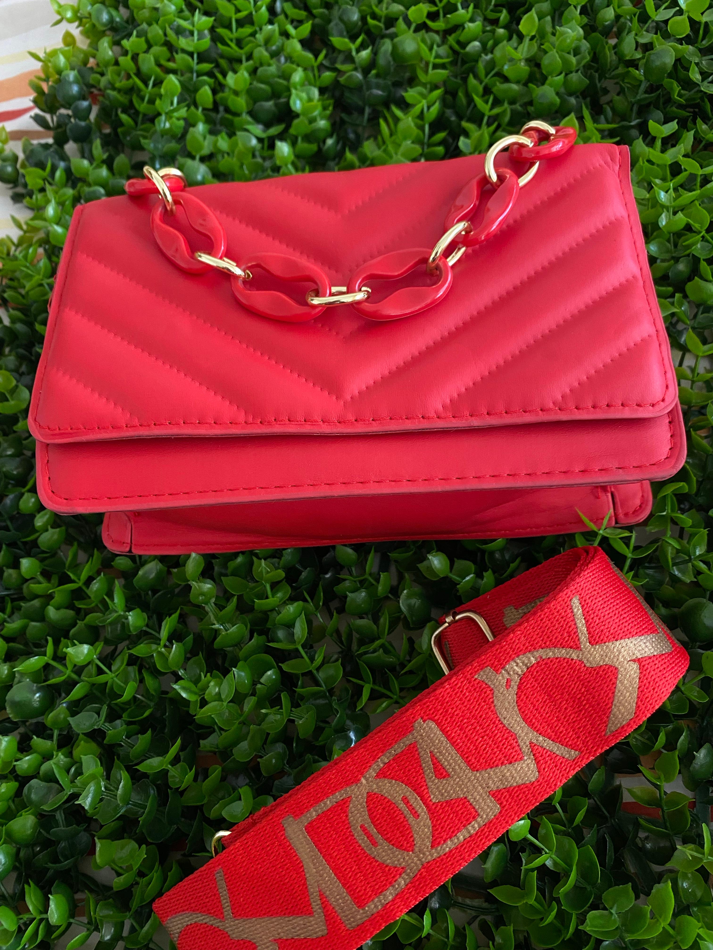 Cartera roja, foto 2 de 2