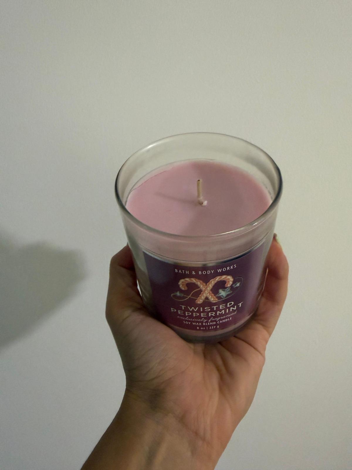 Vela aromática Bath & Body Works Twisted Peppermint, foto 2 de 2