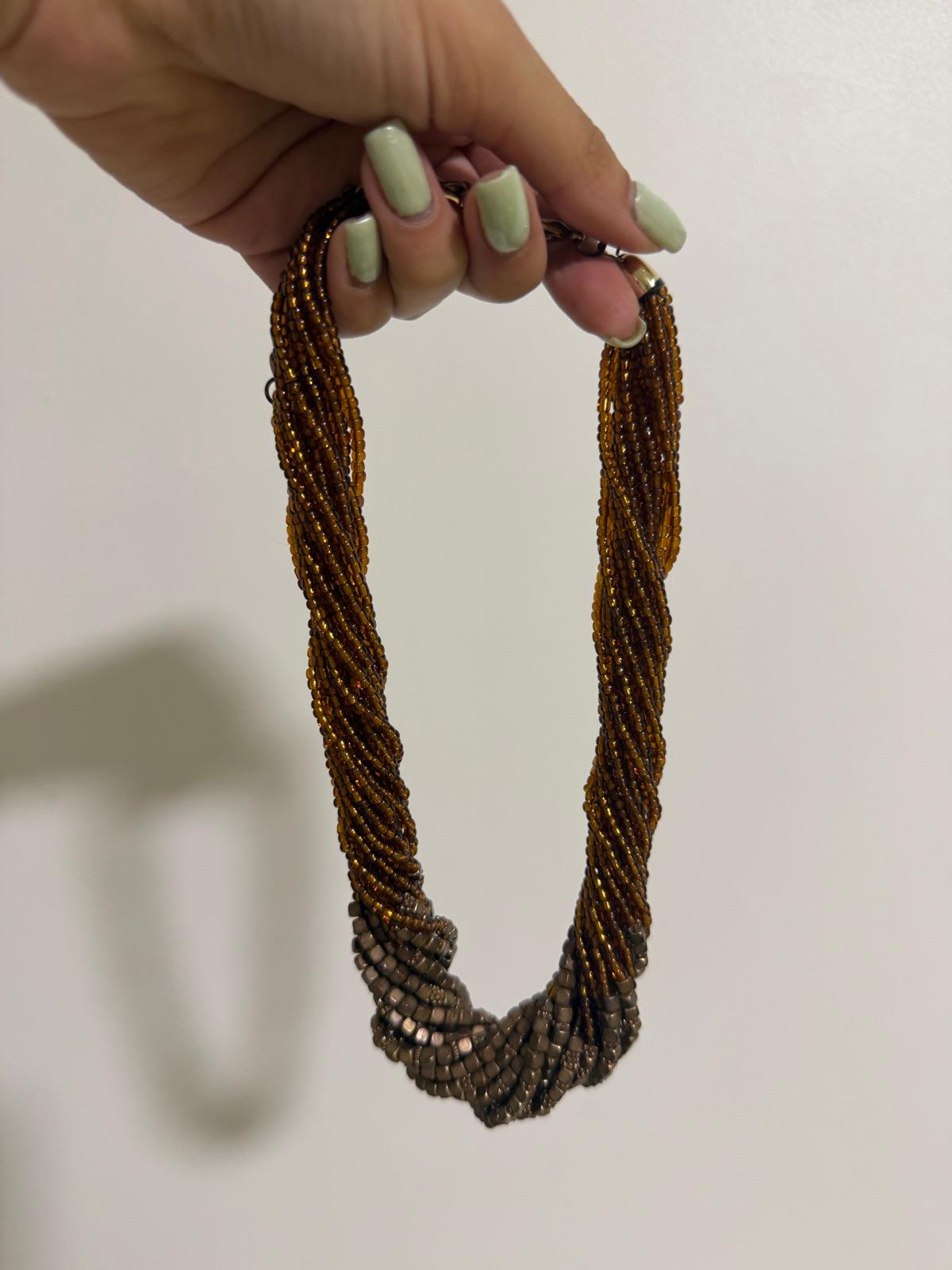 Collar de cuentas y abalorios marrones y dorados, foto 1 de 2