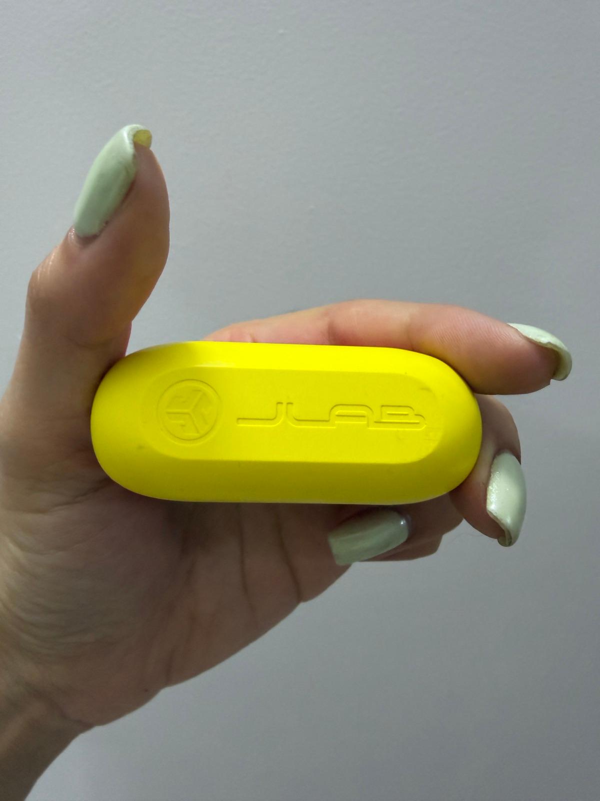 Audífonos Inalámbricos con Estuche de Carga, foto 3 de 3
