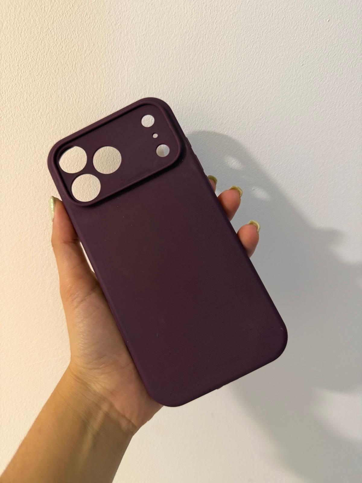Forro de celular morado, foto 1 de 2