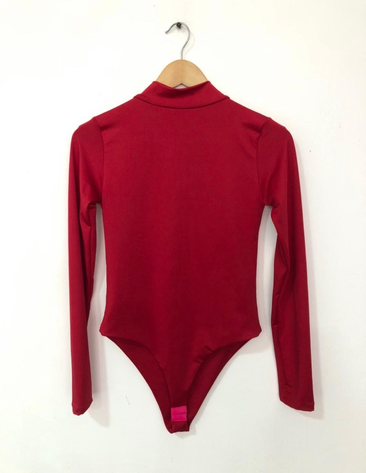 Body rojo de manga larga, foto 1 de 1