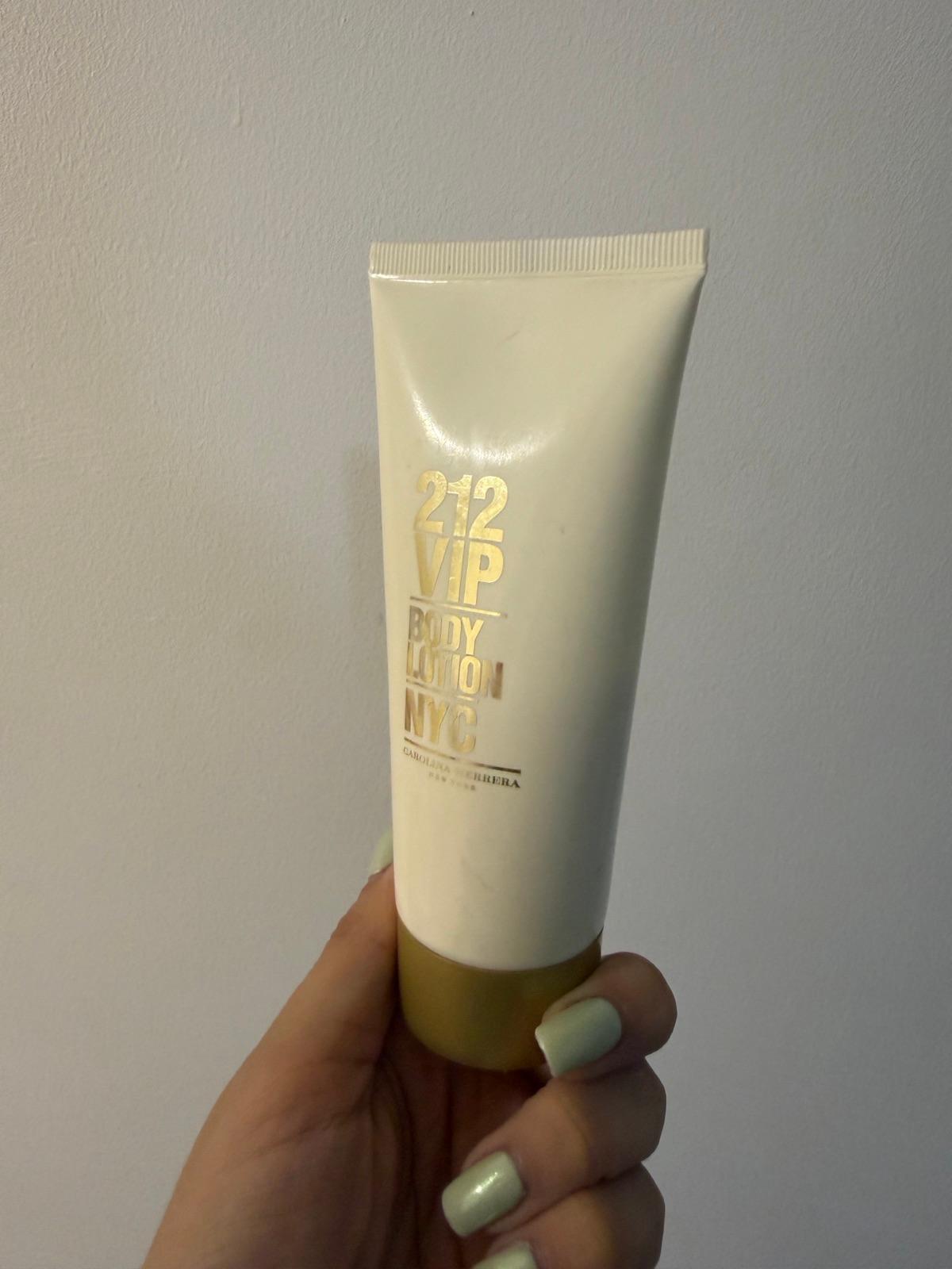 Crema Corporal 212 VIP Carolina Herrera, foto 2 de 3