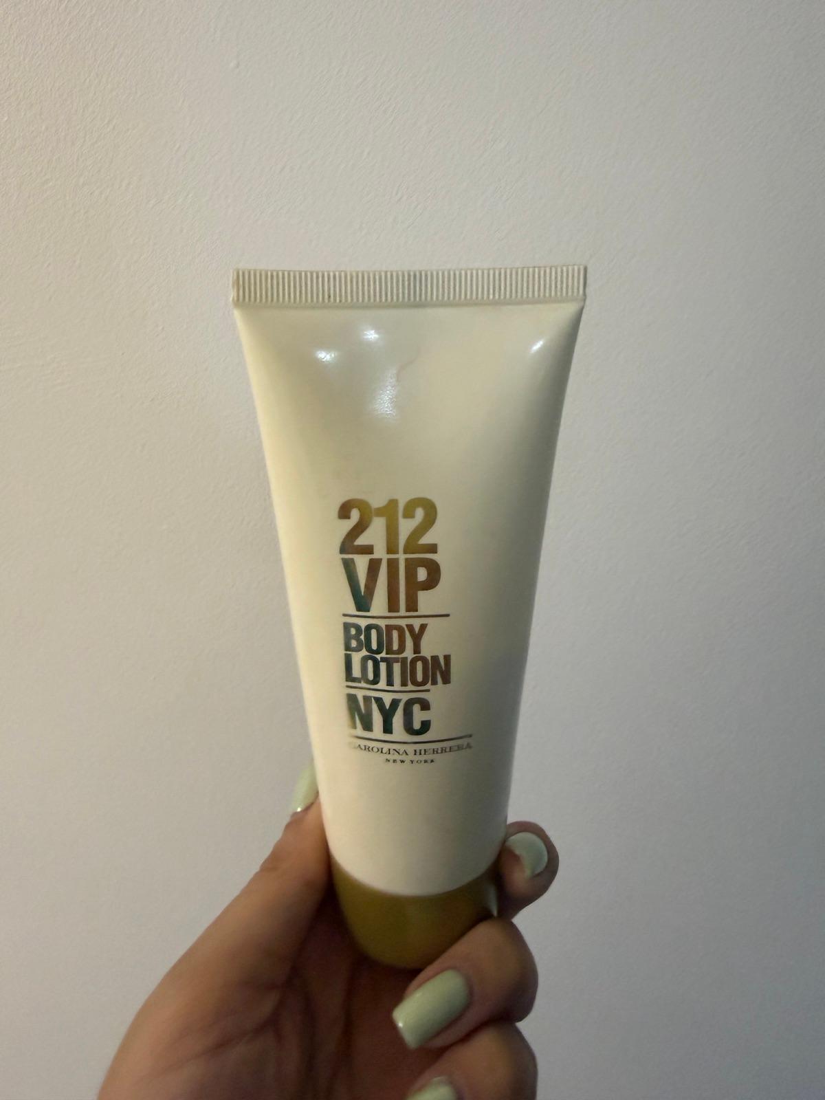 Crema Corporal 212 VIP Carolina Herrera, foto 1 de 3