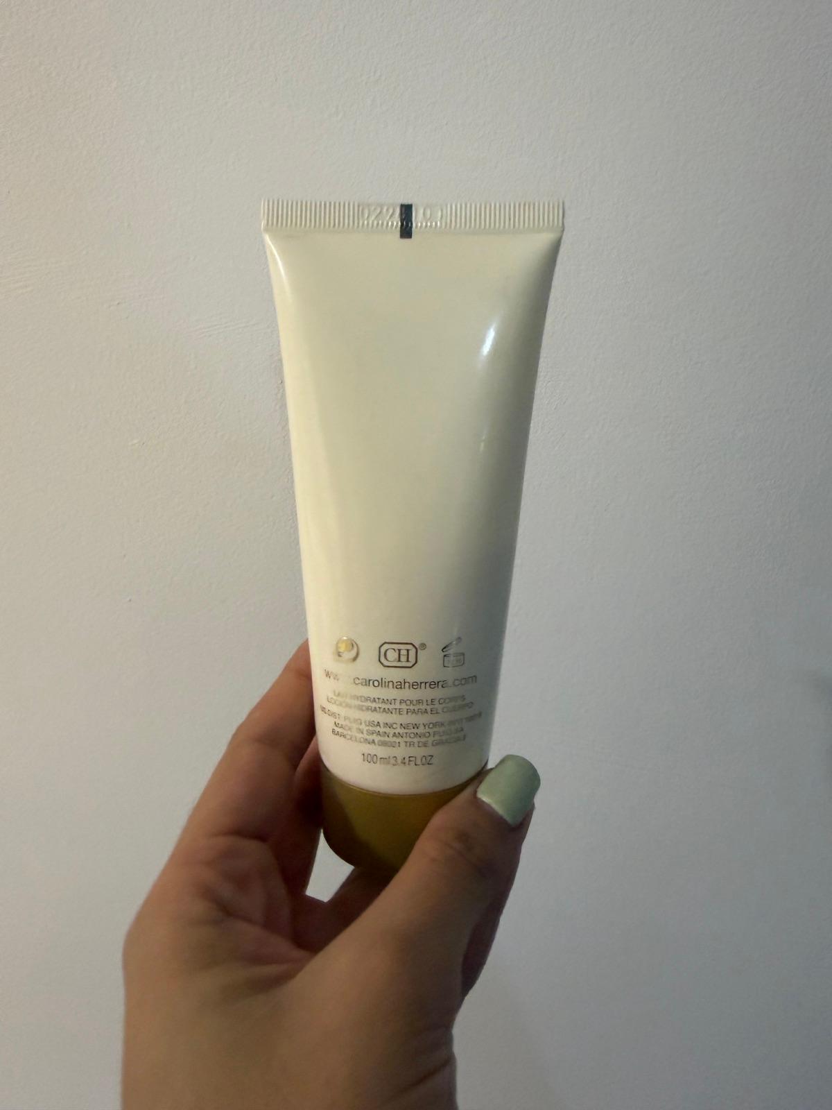 Crema Corporal 212 VIP Carolina Herrera, foto 3 de 3