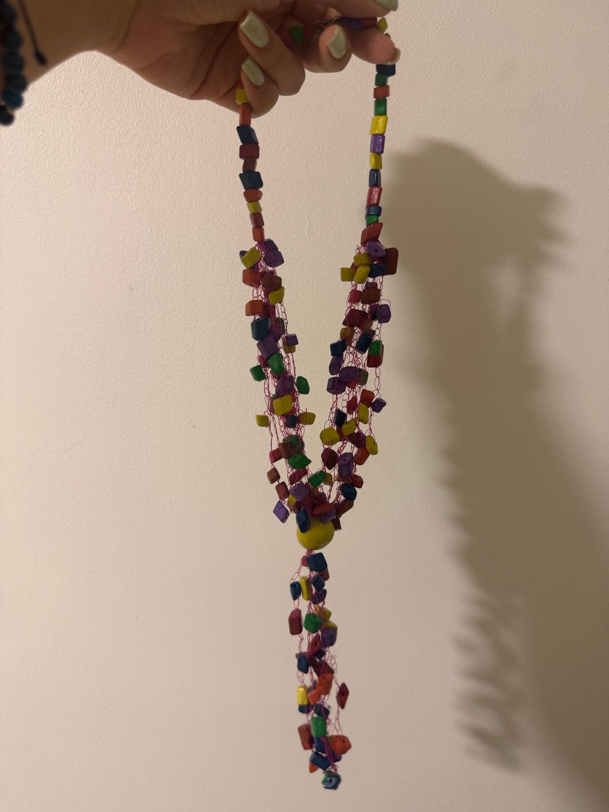 Collar largo multicolor de cuentas de madera, foto 1 de 2