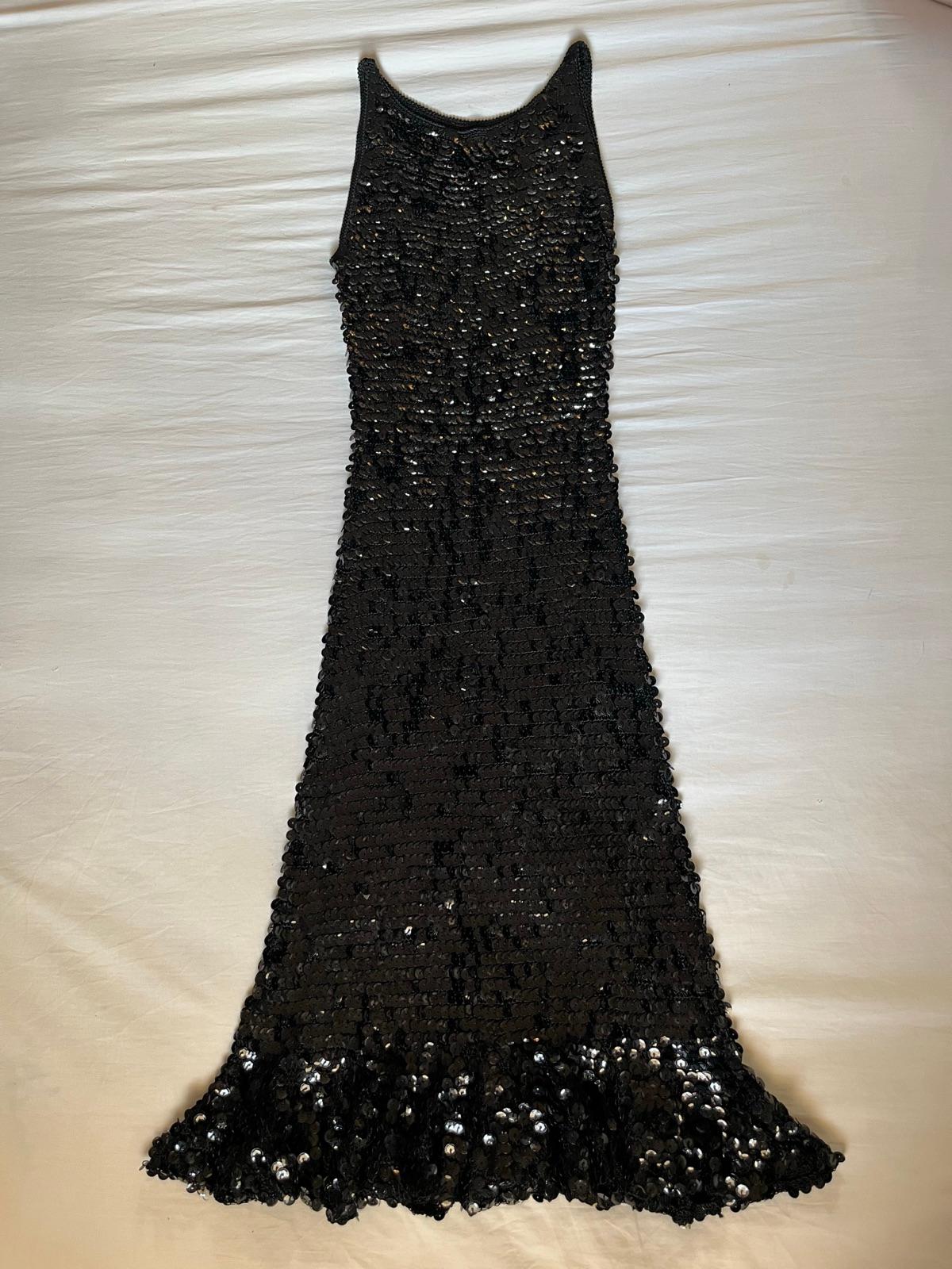 Vestido largo negro de lentejuelas, foto 2 de 5