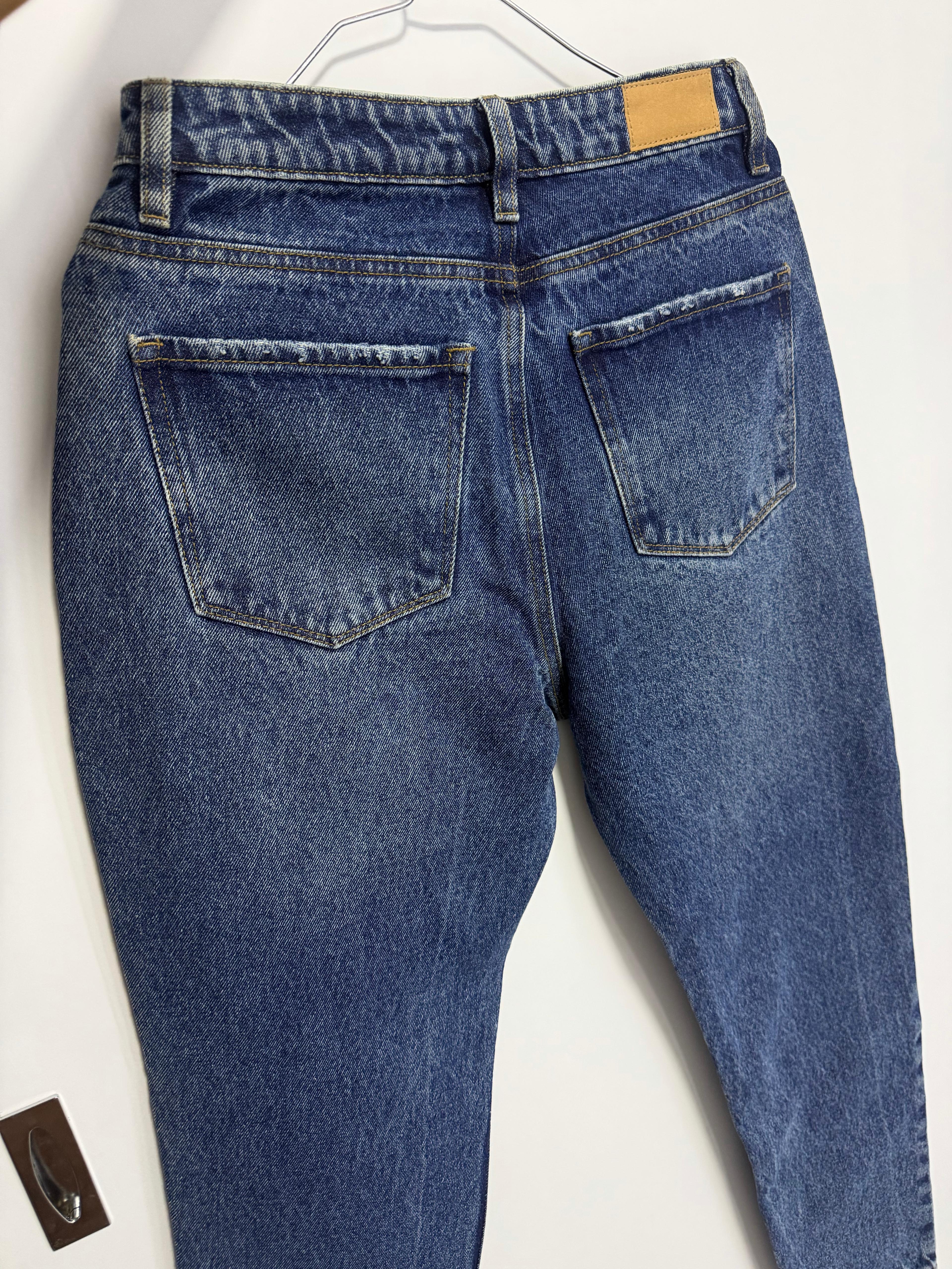 Jeans azul oscuro, foto 4 de 5