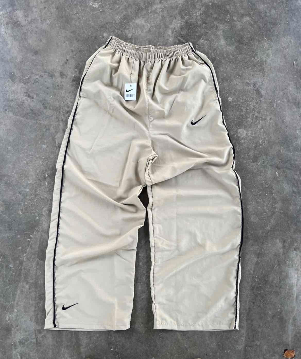 Pantalon Nike deportivo beige, foto 1 de 1