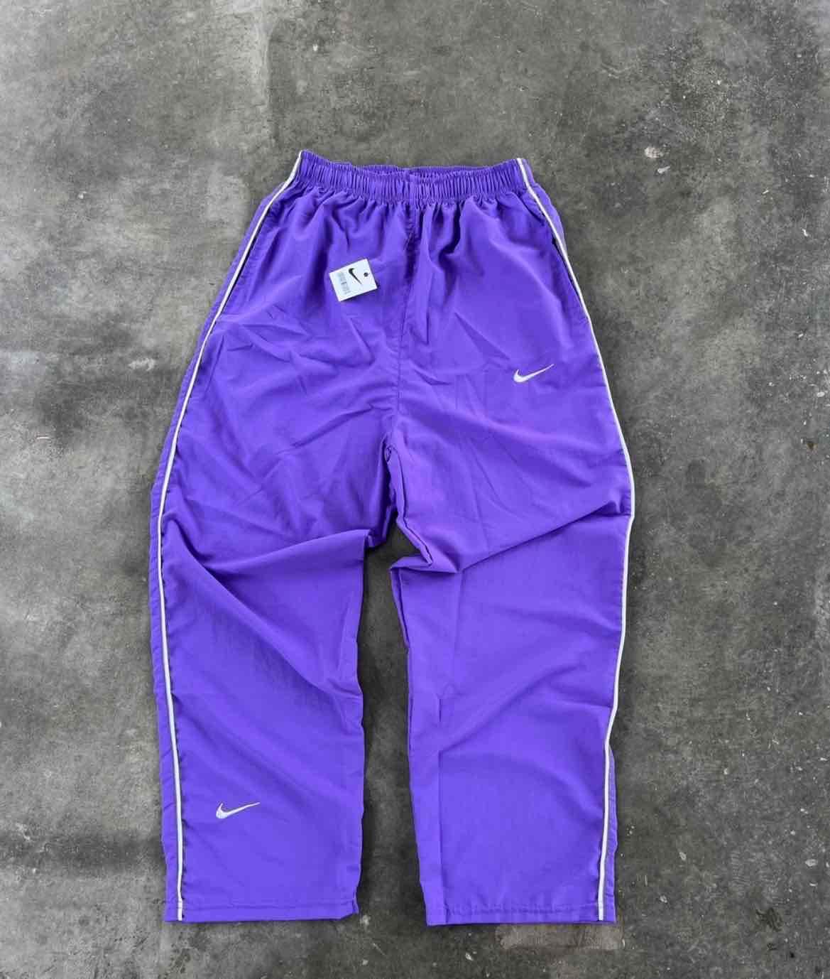 Pantalón deportivo morado Nike, foto 1 de 1