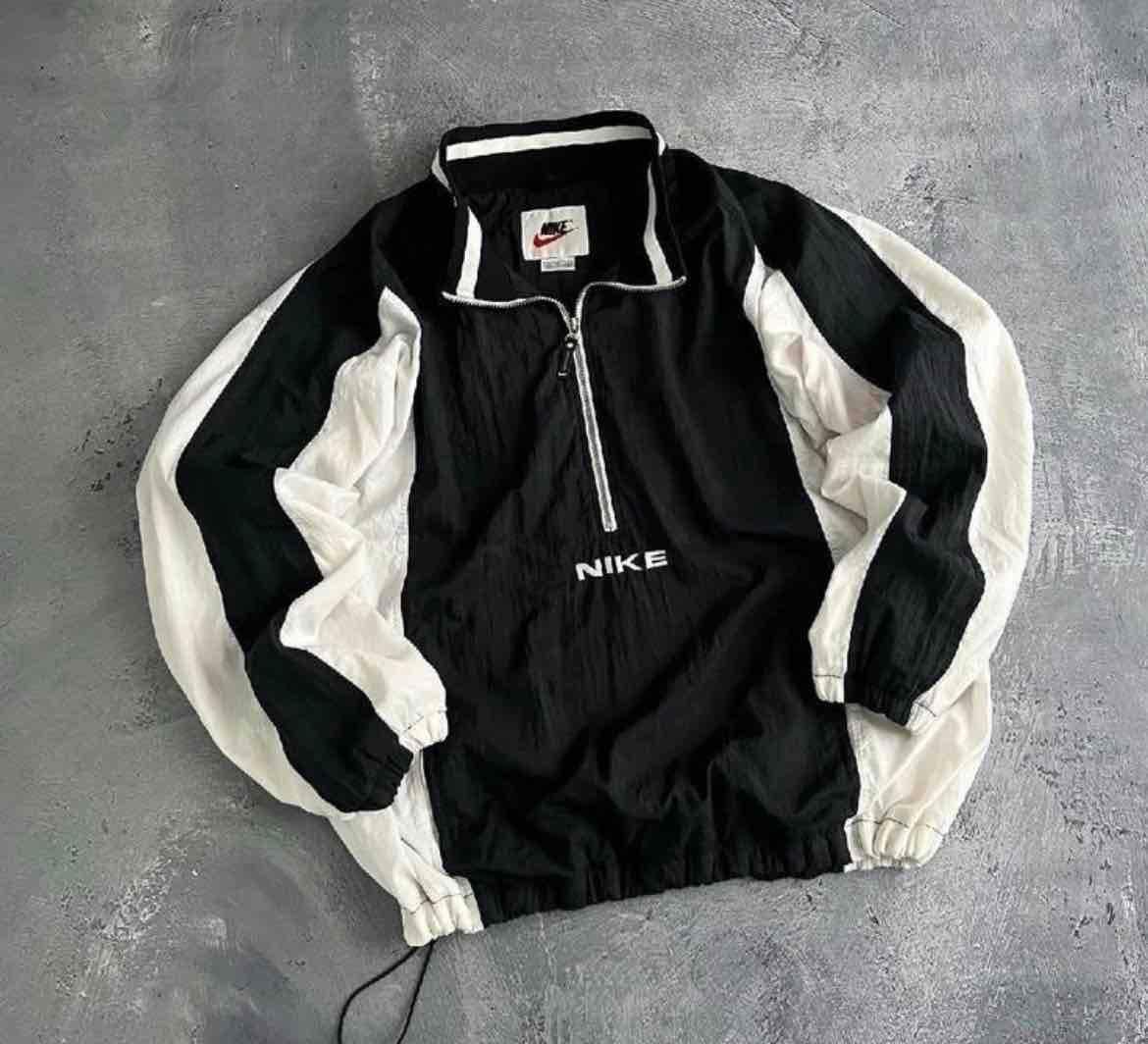 Chaqueta Cortavientos Nike Blanco y Negro, foto 1 de 1