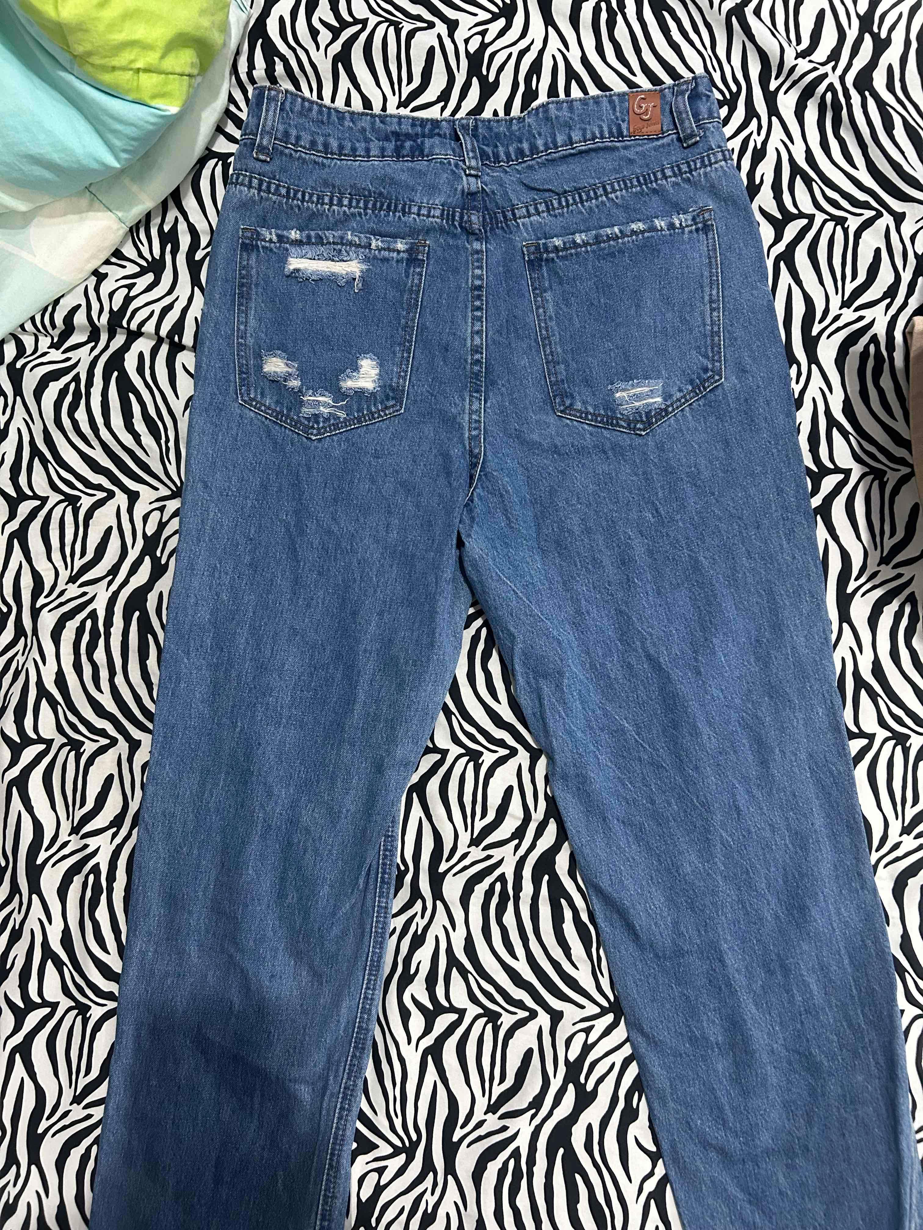 blue jean ancho con rotos, foto 2 de 2