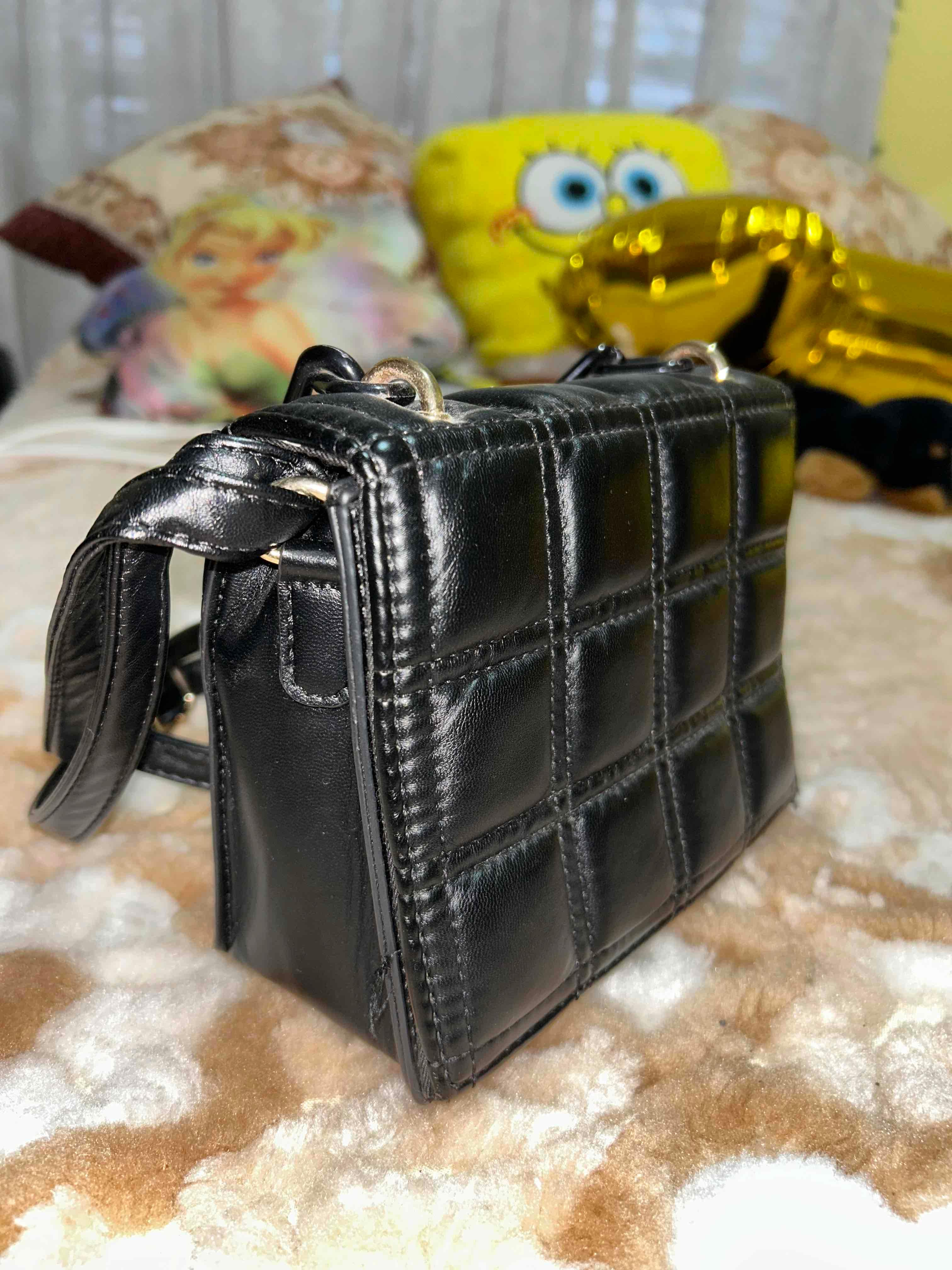 cartera negra marca LD, foto 2 de 3