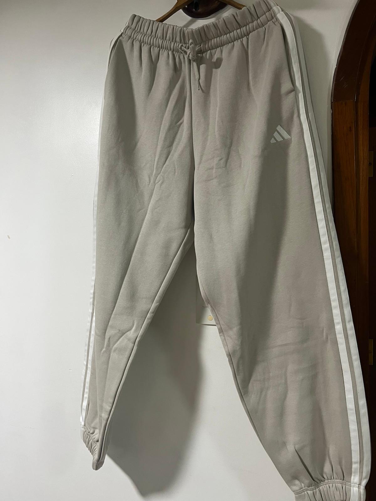 Pantalón deportivo Adidas, foto 2 de 4