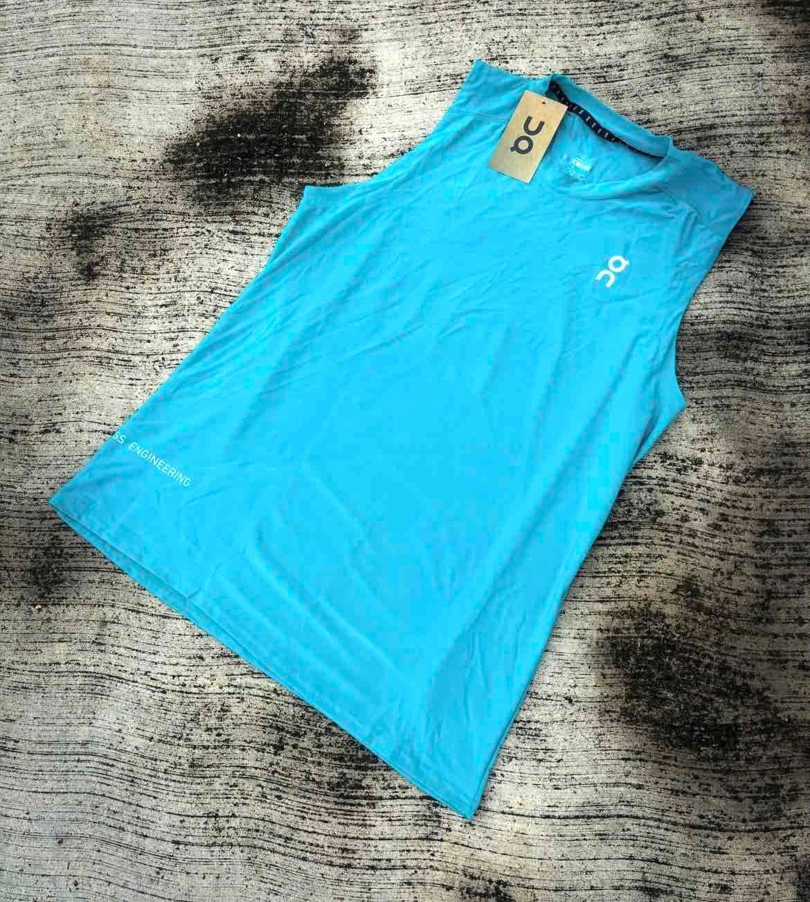 Camisa sin mangas deportiva celeste On, foto 1 de 1