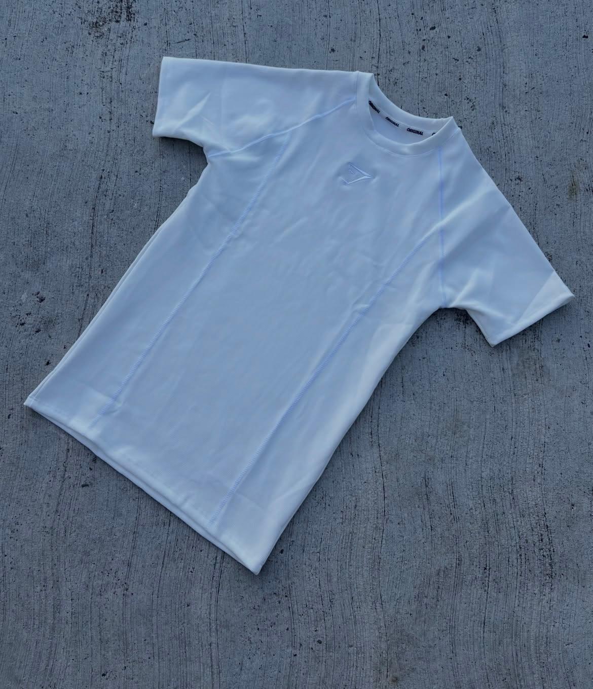Camisa deportiva blanca de manga corta, foto 1 de 1