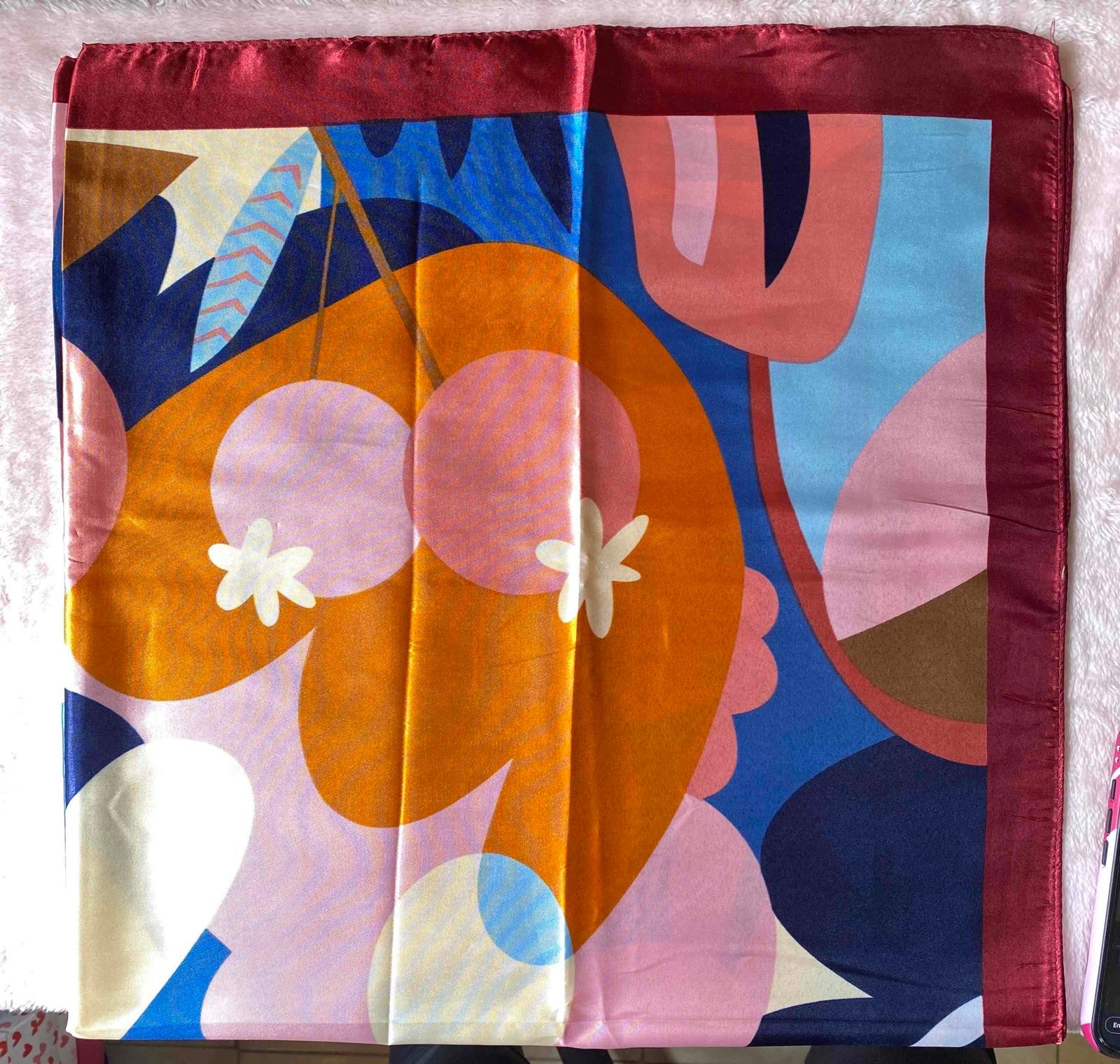 Pañuelo de seda estampado multicolor, foto 3 de 3