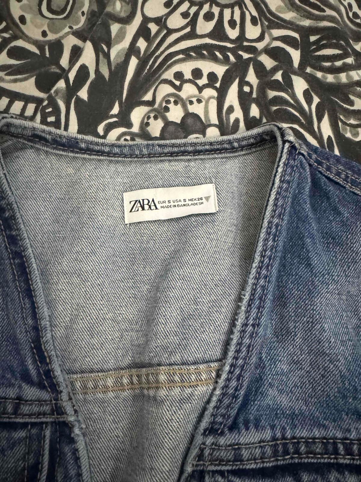 Chaleco de mezclilla Zara, foto 2 de 2