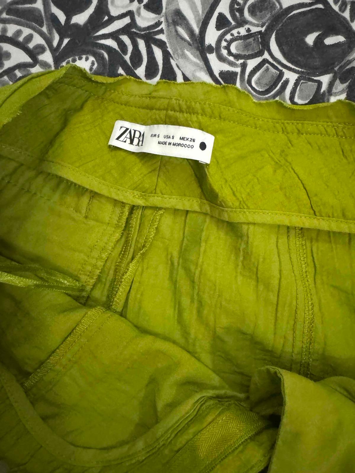 Pantalón Verde Zara Talla S, foto 2 de 2