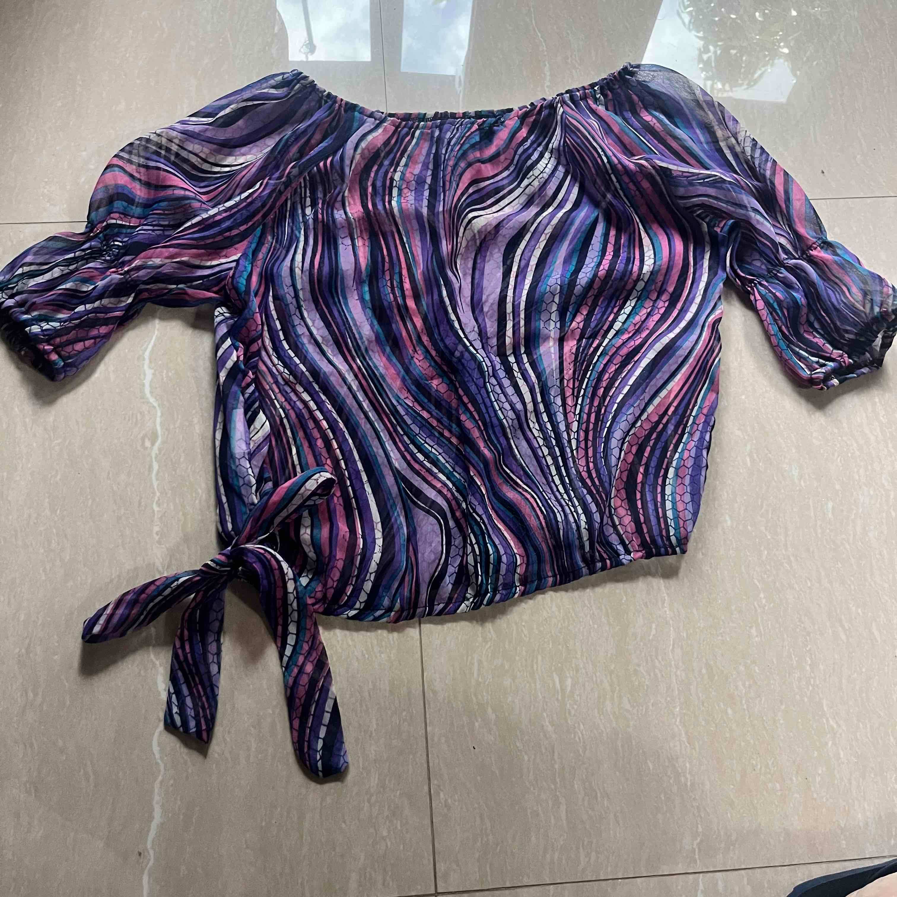Blusa morada a rayas, foto 4 de 4