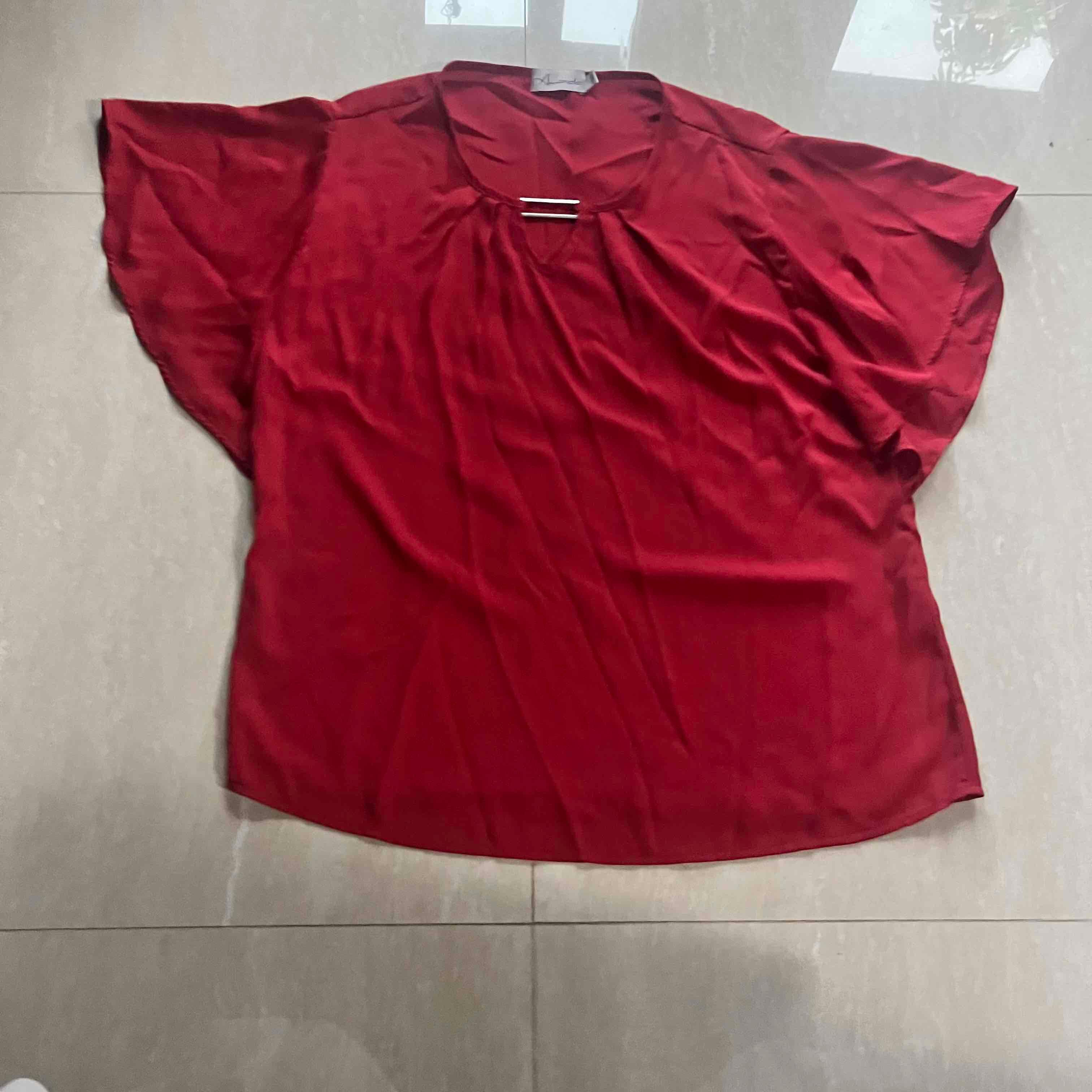 Blusa Roja de seda, foto 3 de 5
