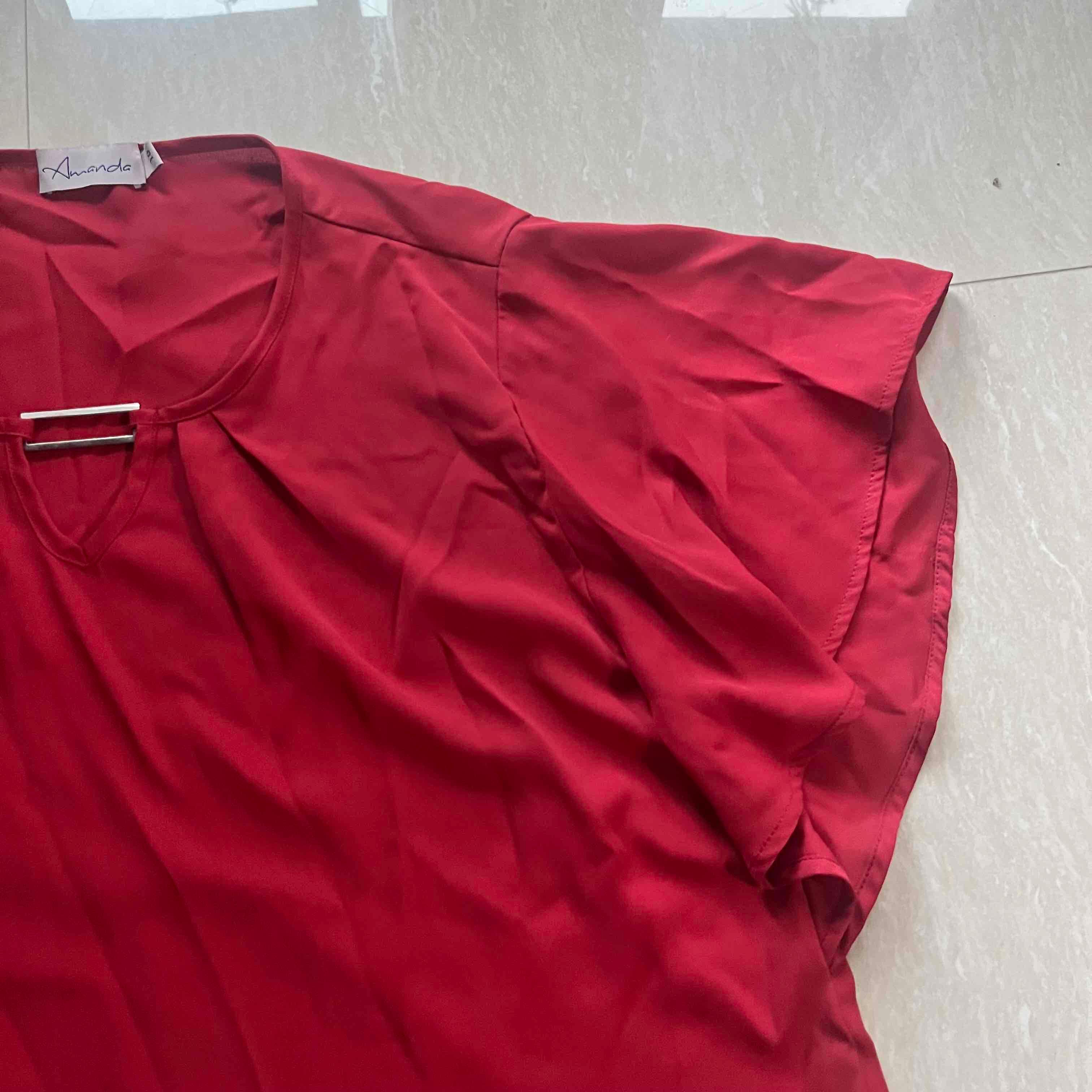 Blusa Roja de seda, foto 4 de 5