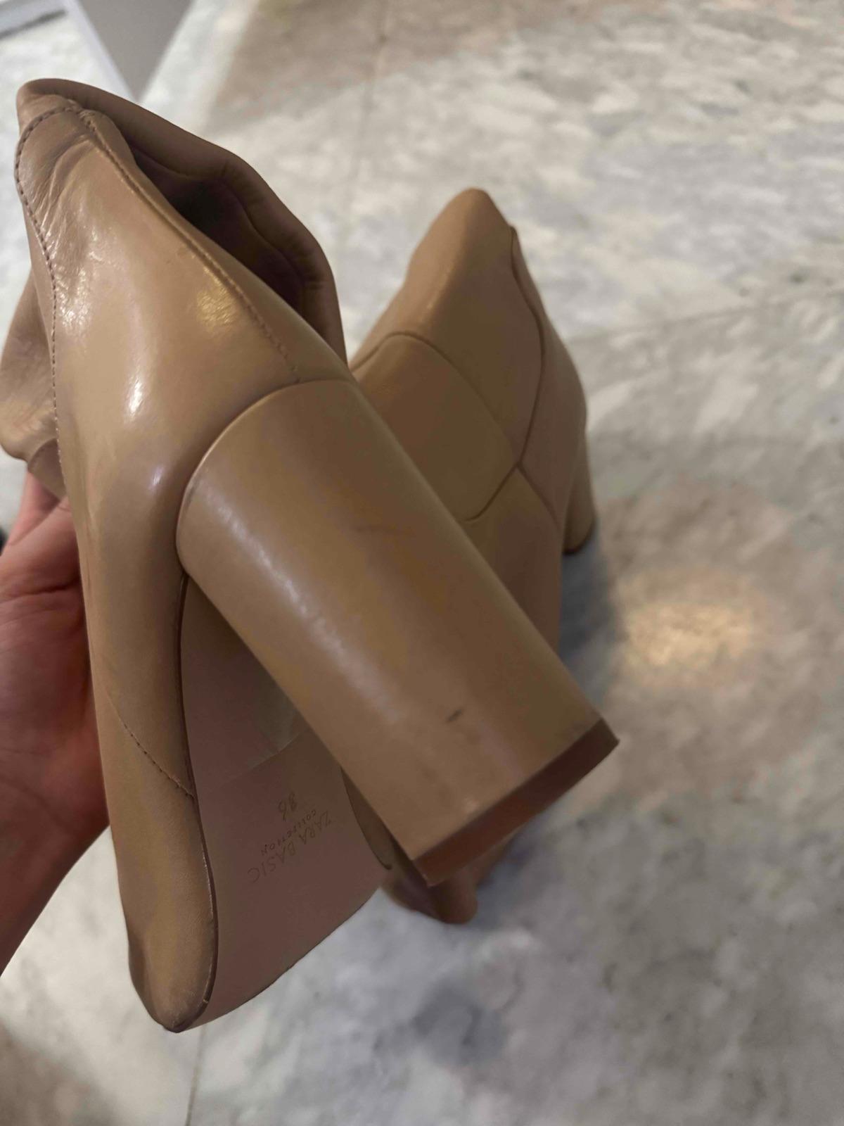Botas altas de cuero beige Zara Basic talla 38, foto 4 de 5