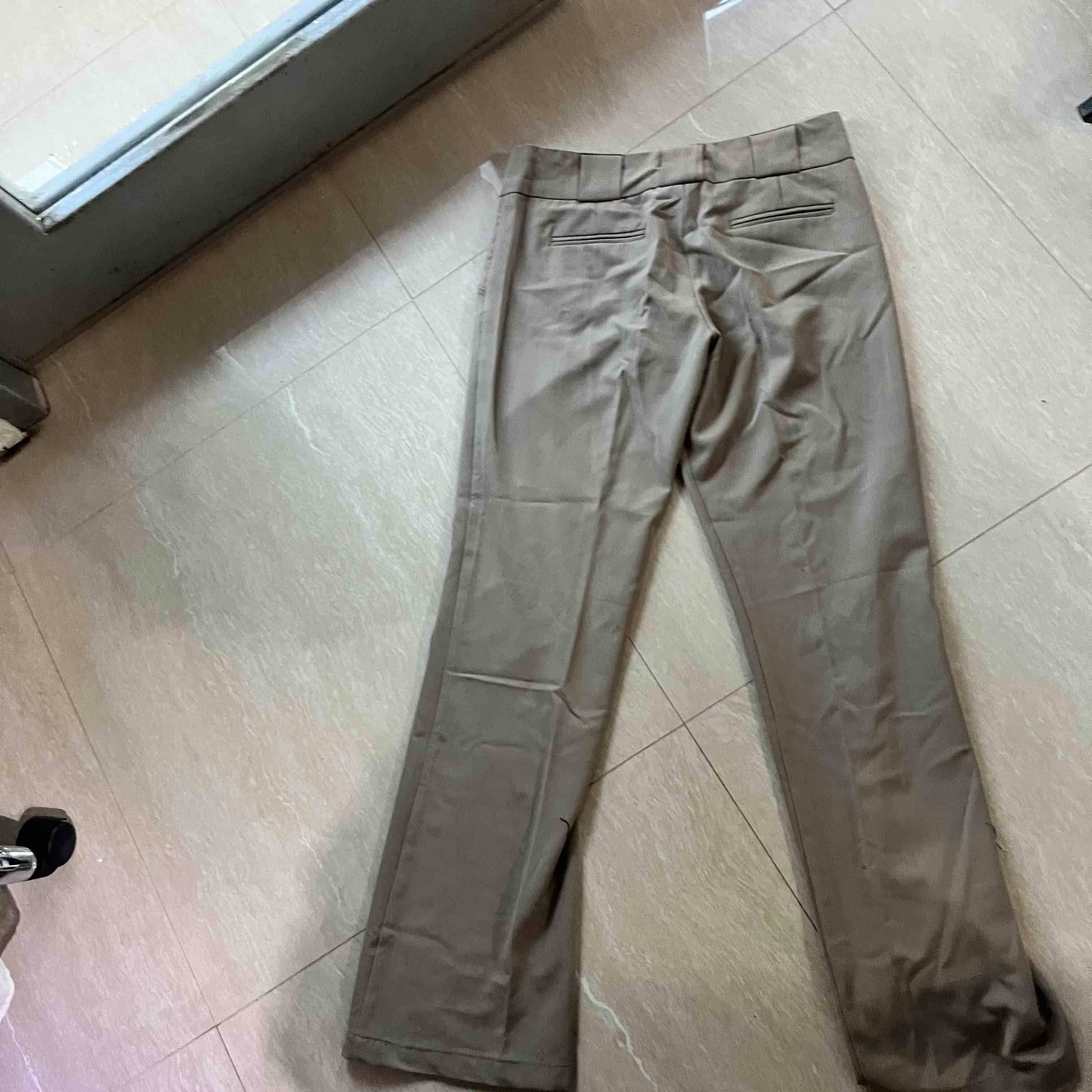 Pantalon beige de vestir, foto 6 de 6