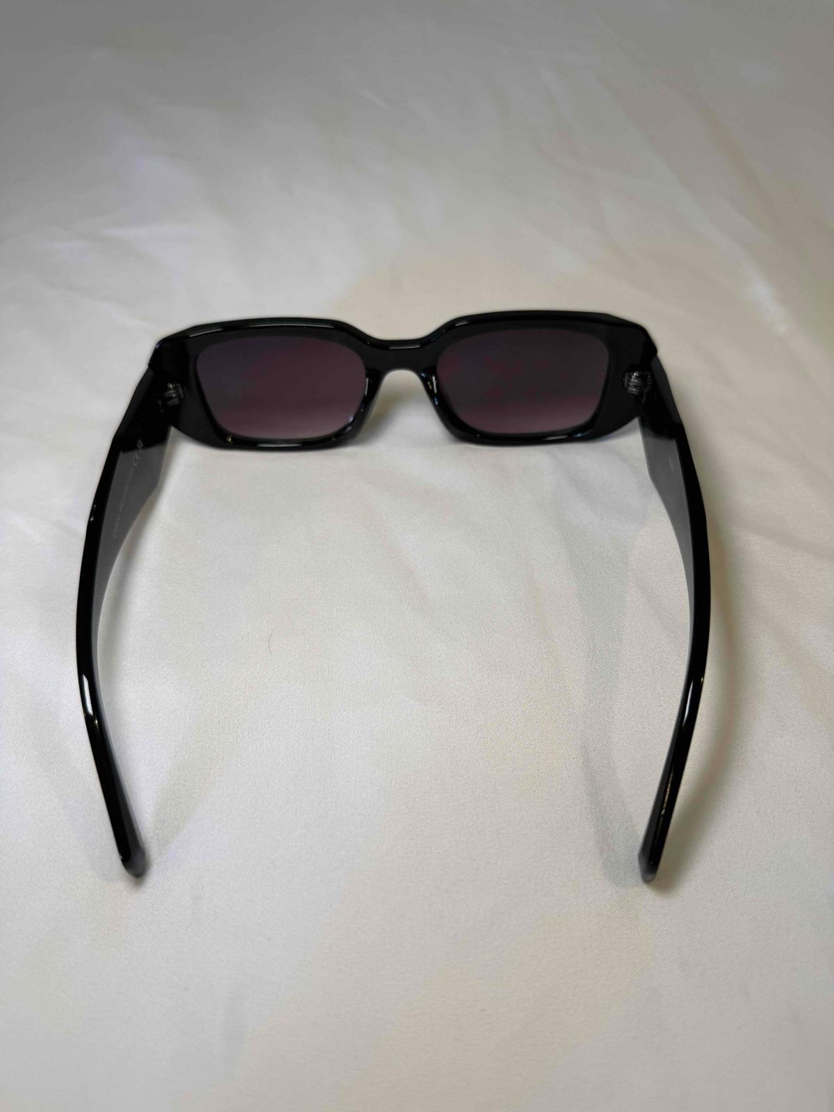 Lentes de sol negros, foto 3 de 3
