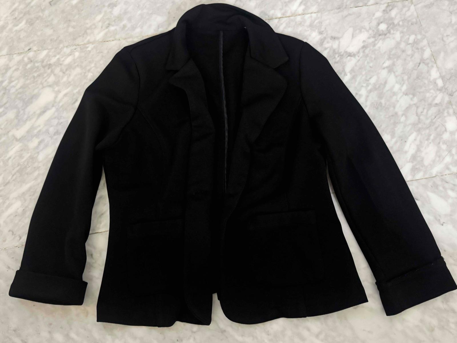 Blazer negro de mujer, foto 1 de 1