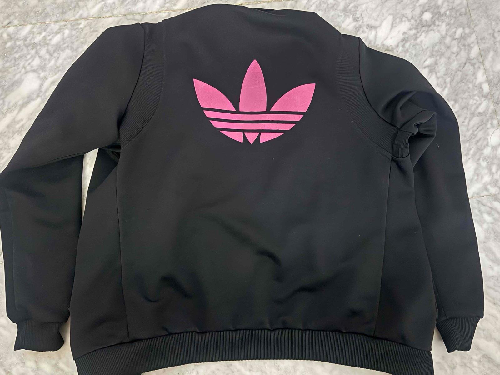 Chaqueta deportiva Adidas negra y rosada, foto 3 de 3