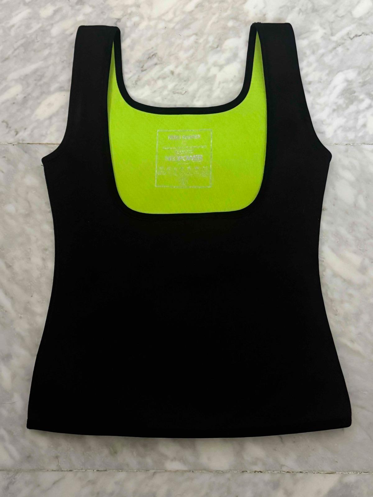 Camisa deportiva sin mangas negra y verde, foto 1 de 1