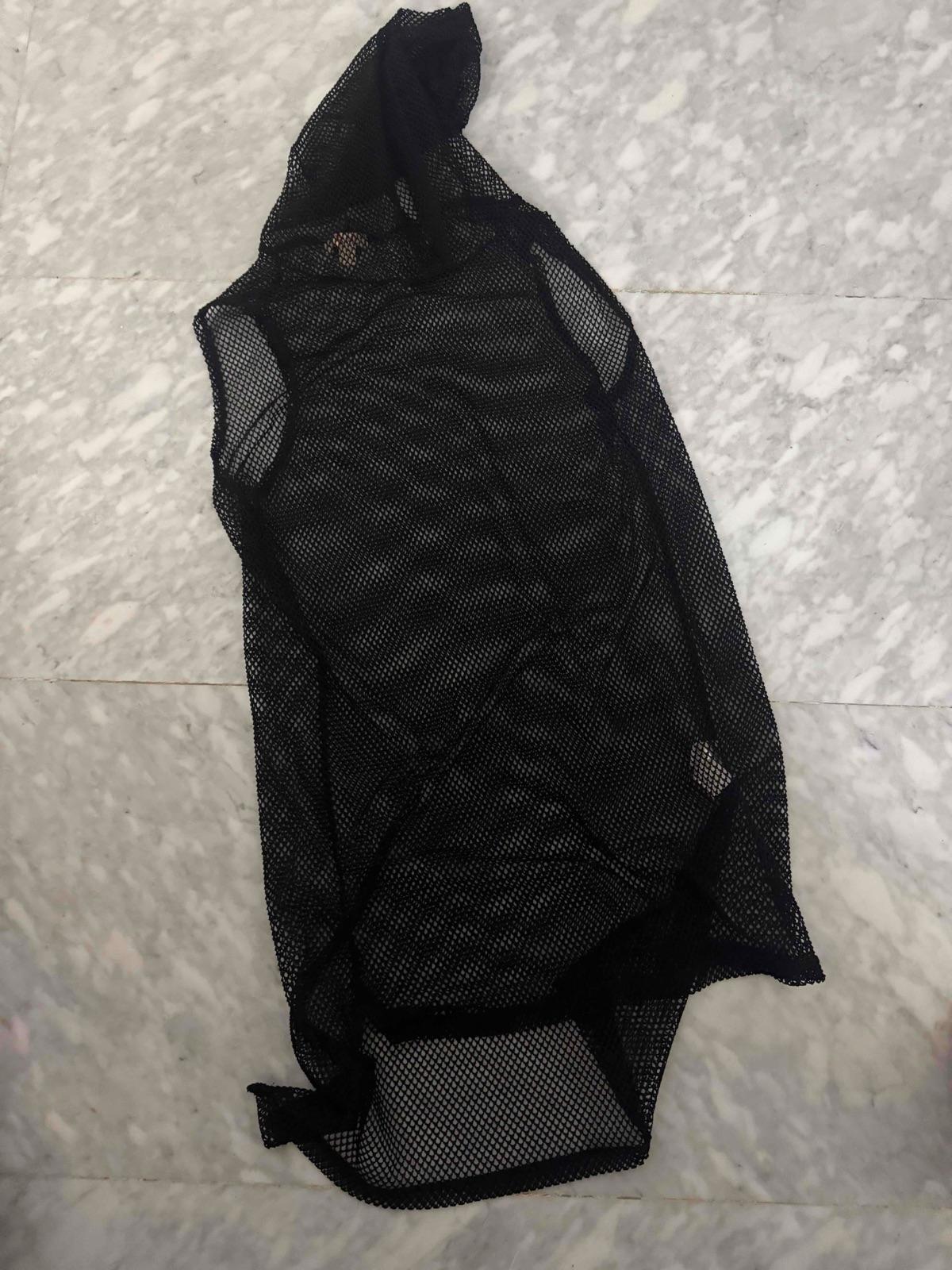 Camisa de red negra sin mangas con capucha, foto 1 de 1