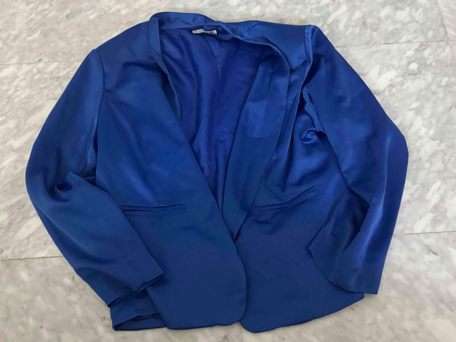 Blazer azul satinado de mujer, foto 1 de 1