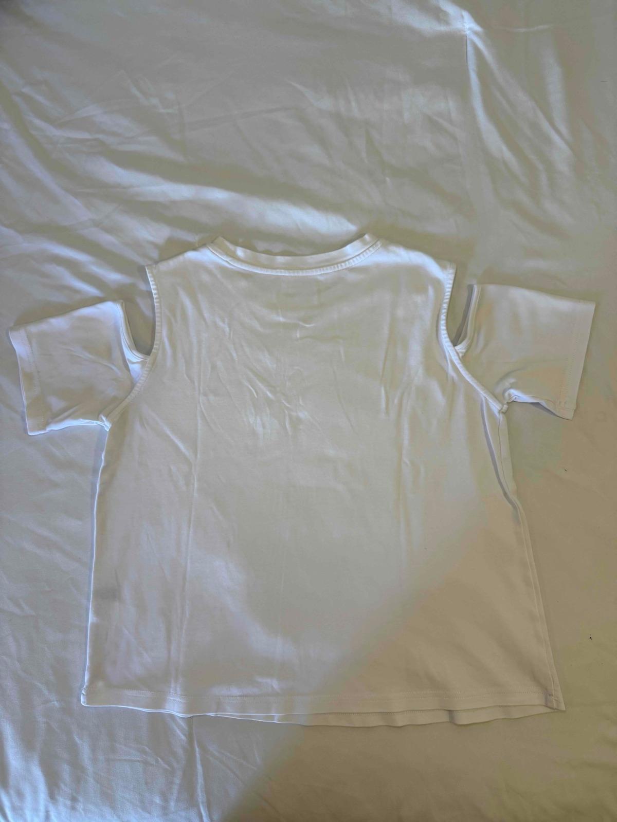 Camisa blanca ZARA con hombros descubiertos, foto 2 de 2