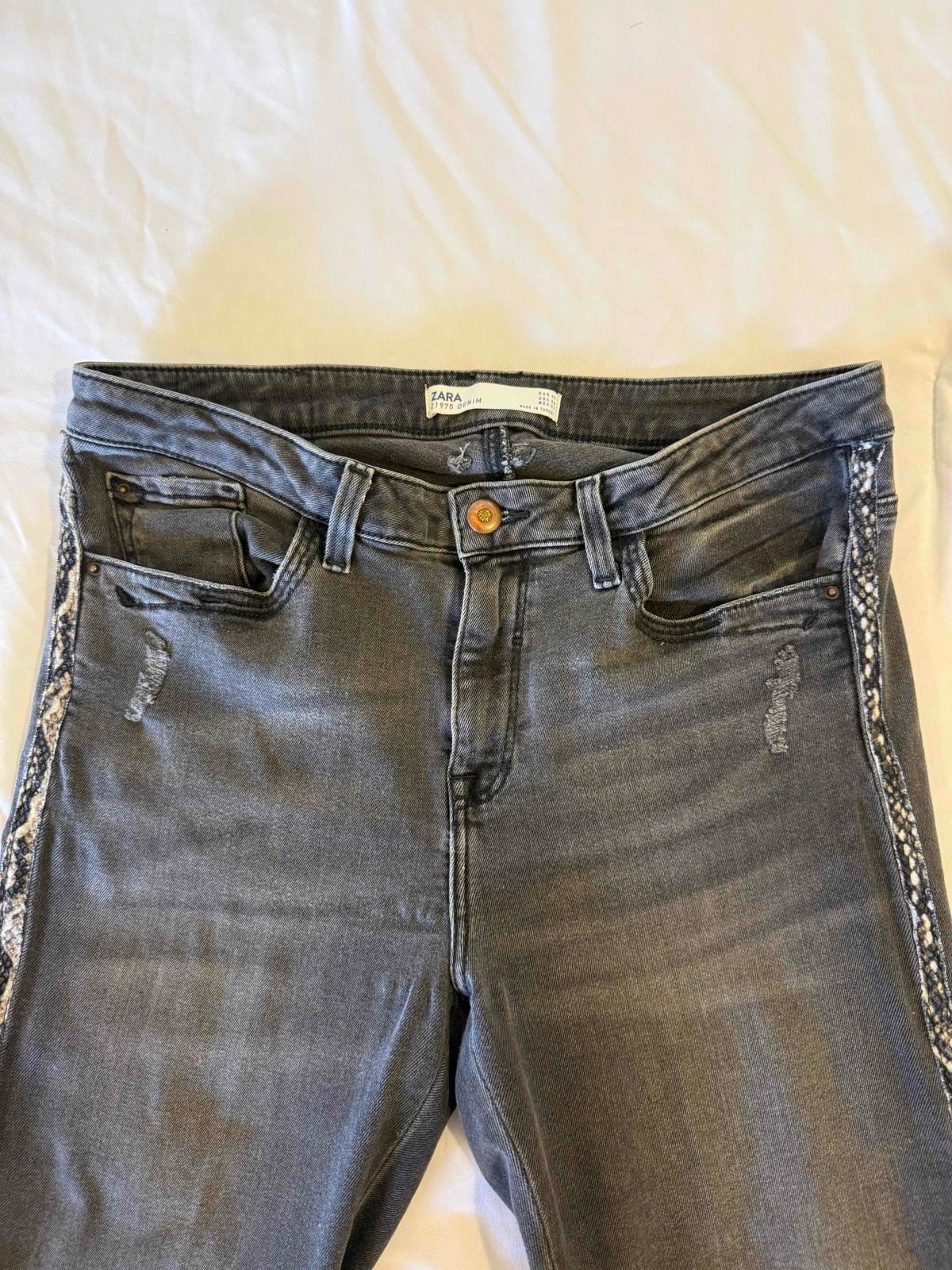 Jeans  Zara Gris con Franjas de Animal Print, foto 3 de 4