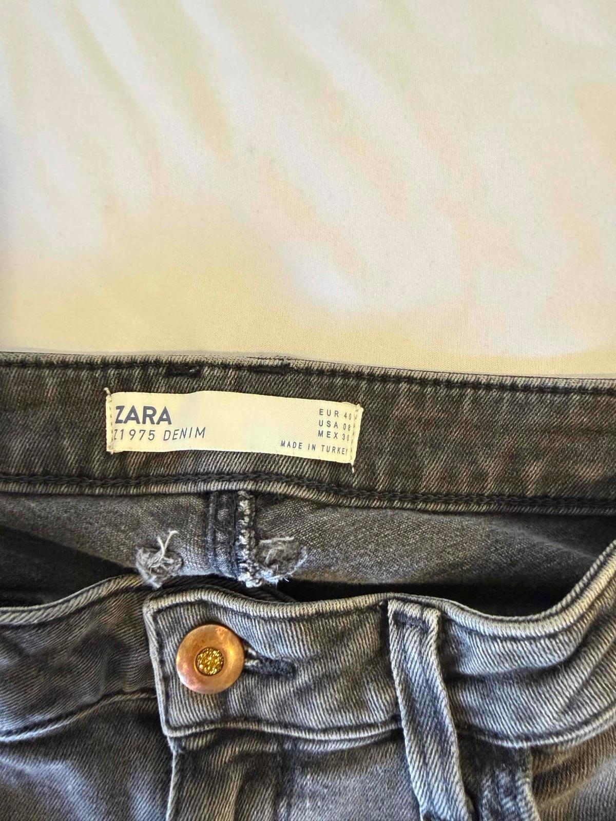 Jeans  Zara Gris con Franjas de Animal Print, foto 4 de 4
