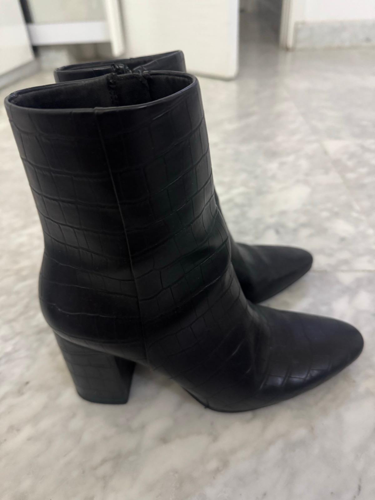 Botines de tacón alto negros efecto cocodrilo, foto 2 de 3