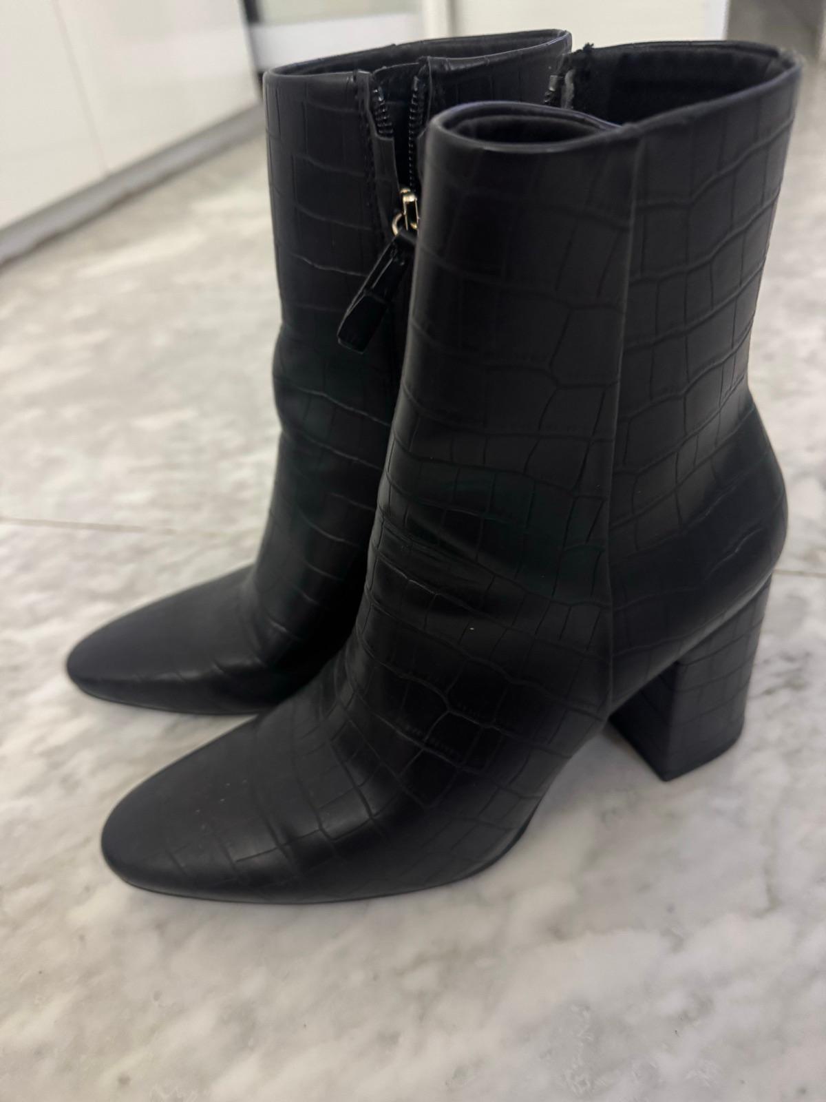 Botines de tacón alto negros efecto cocodrilo, foto 3 de 3