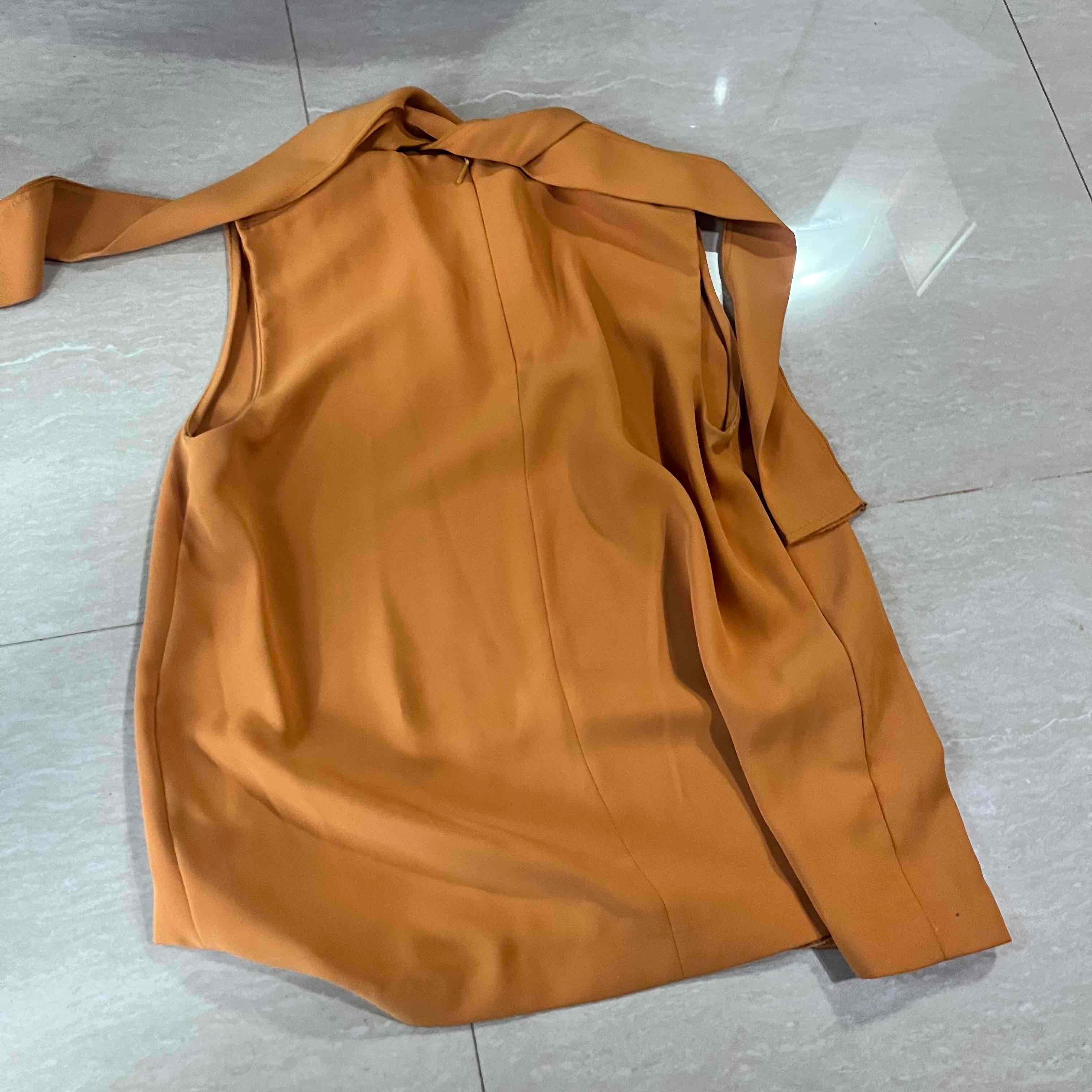 Blusa MNG, foto 3 de 6