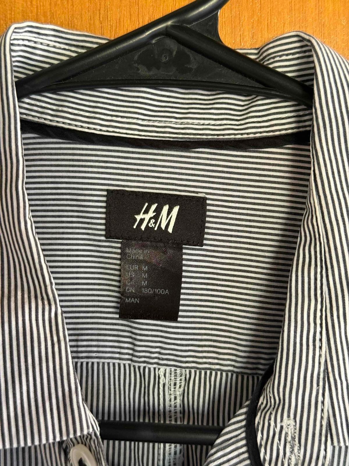 Camisa de vestir H&M rayas blancas y negras, foto 2 de 2