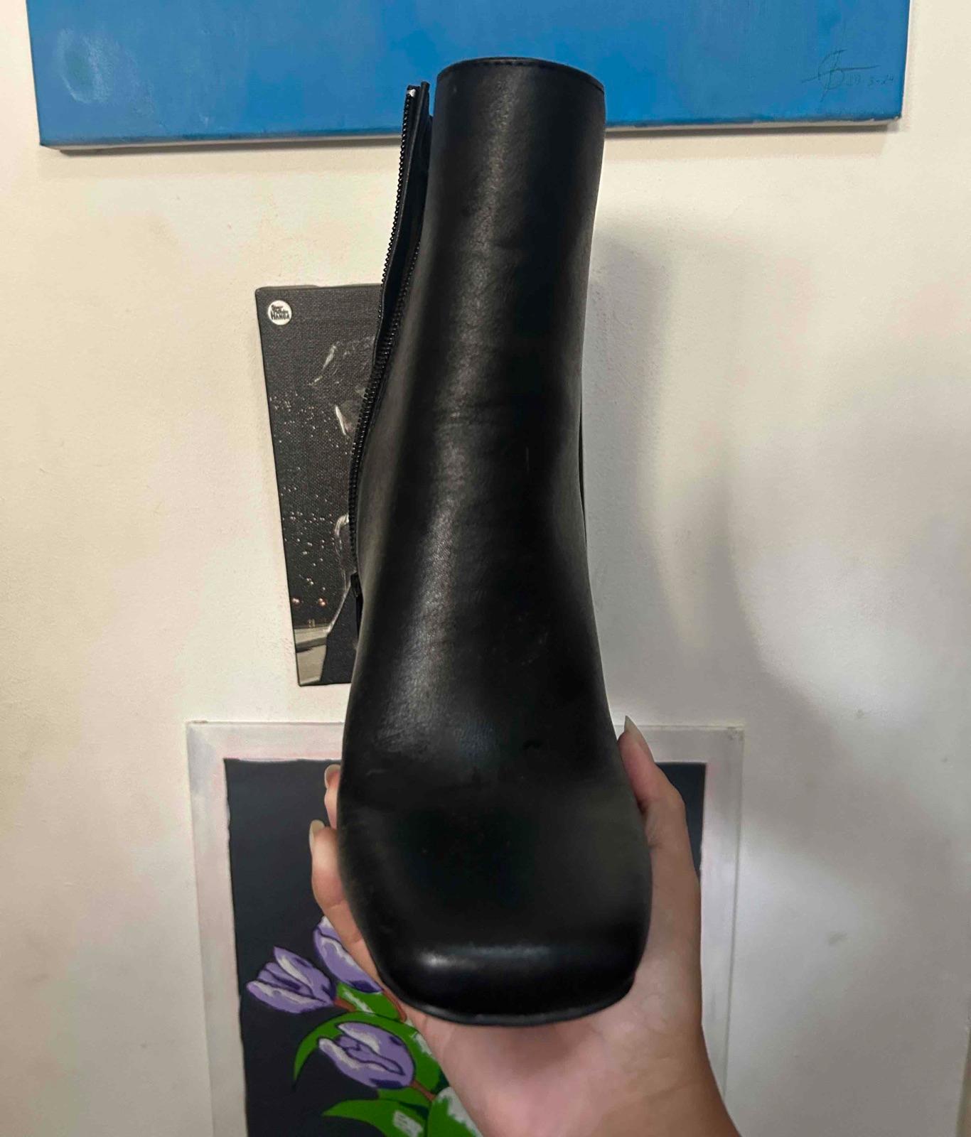 Botines negros de tacón alto, foto 2 de 3