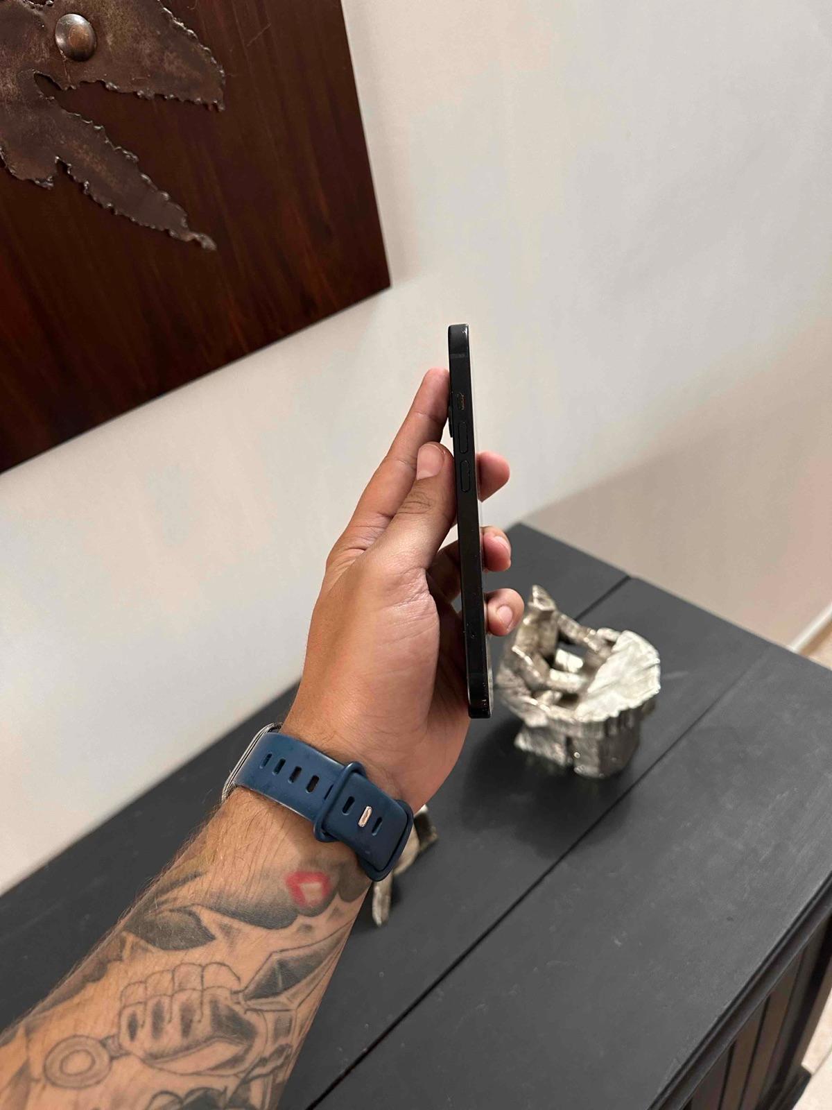 iPhone 15 de 128gb, foto 6 de 7