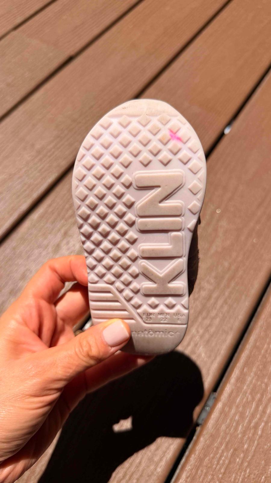 Zapatos Klim para bebé blancos y morado talla 23, foto 6 de 6