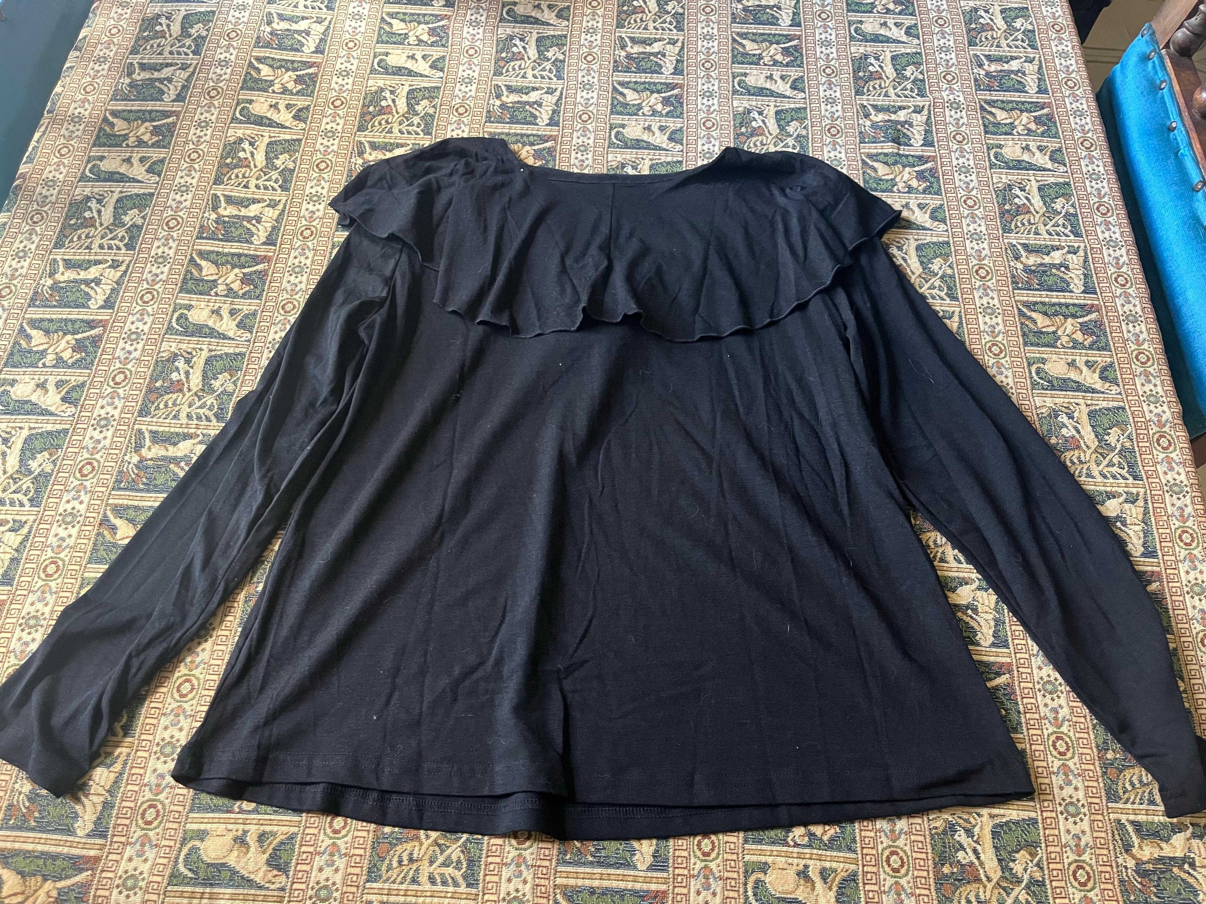 Blusa negra manga larga con cuello V, foto 2 de 2